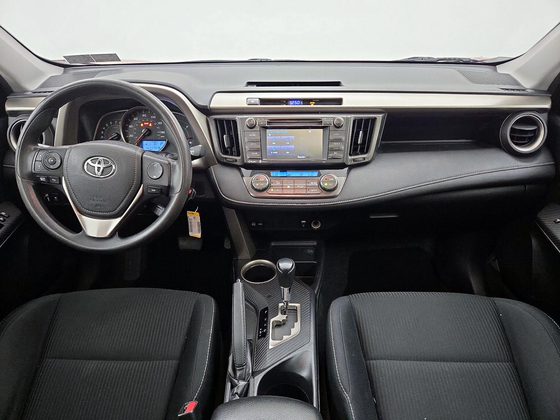 Thumbnail: 2015 Toyota RAV4 - 11