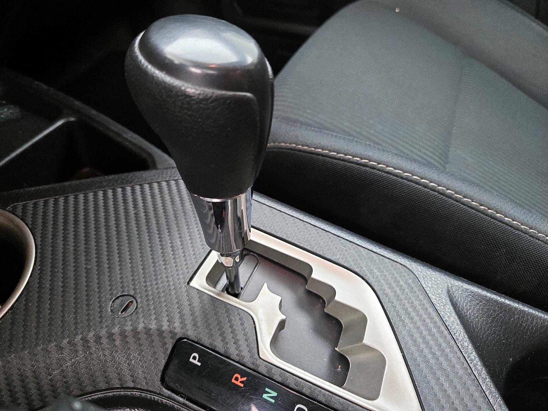 Thumbnail: 2015 Toyota RAV4 - 17