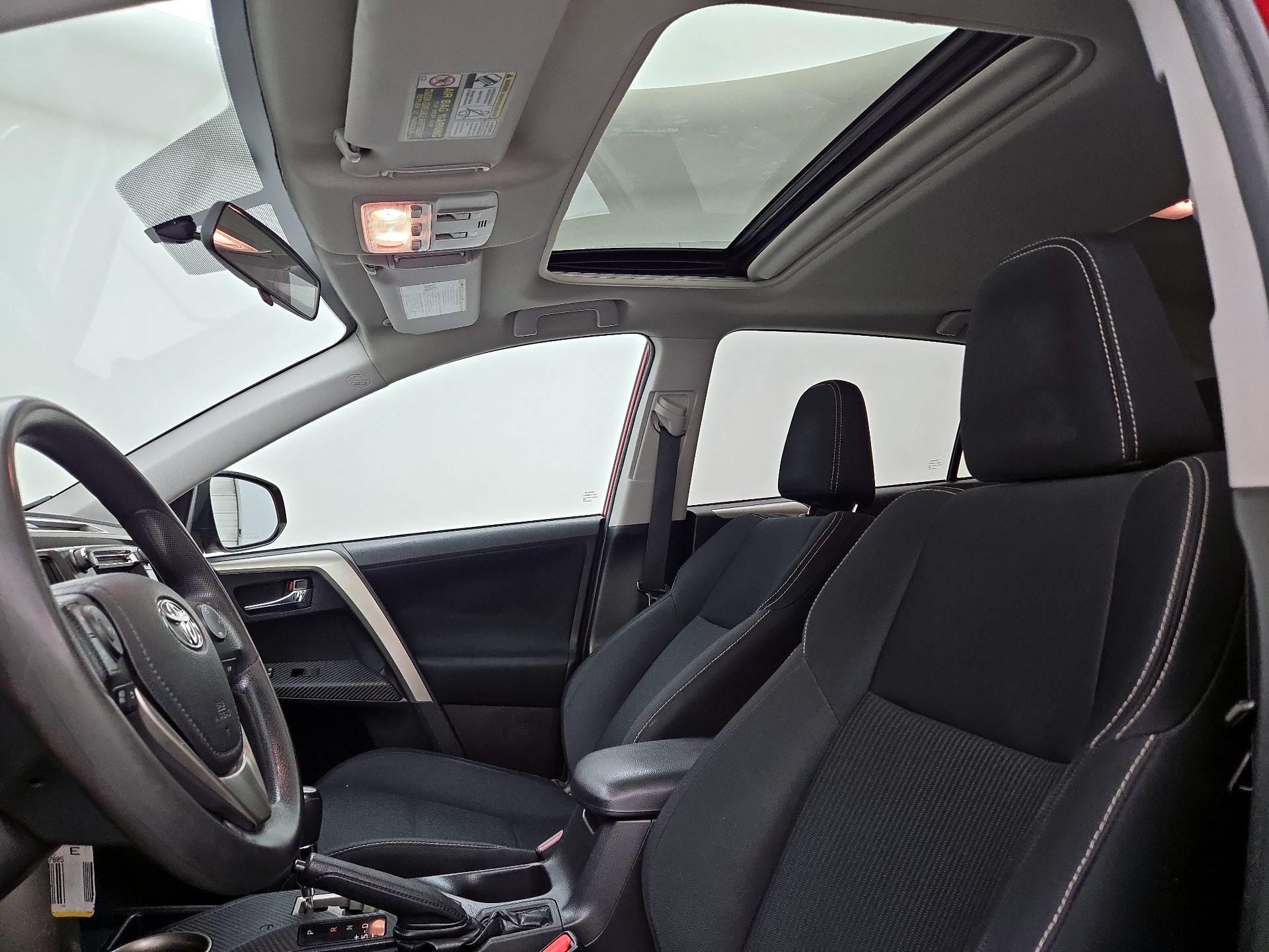 Thumbnail: 2015 Toyota RAV4 - 19