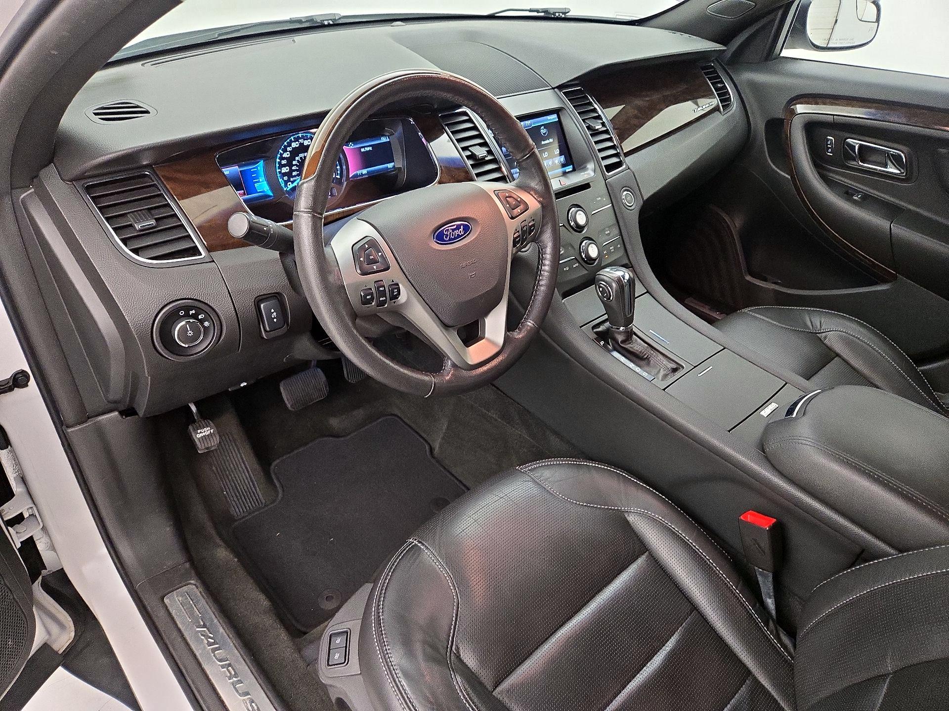 Thumbnail: 2014 Ford Taurus - 11