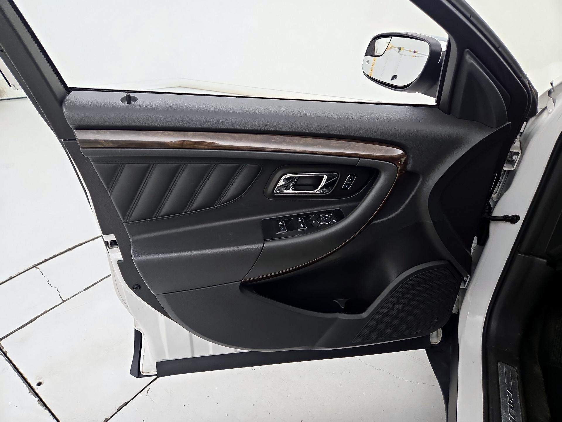 Thumbnail: 2014 Ford Taurus - 12