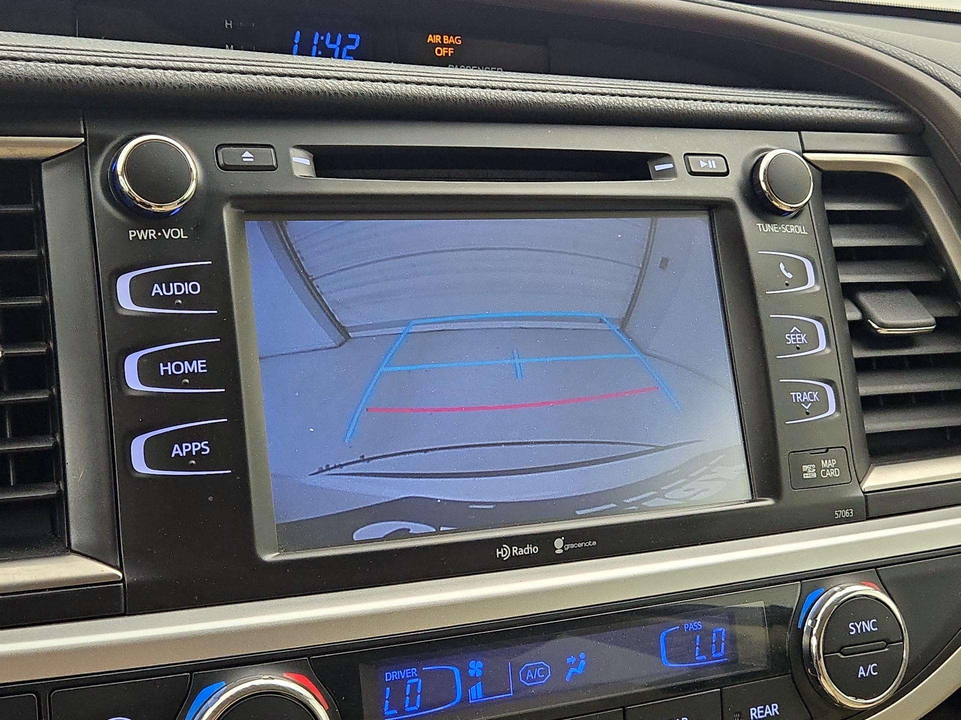 Thumbnail: 2015 Toyota Highlander - 15