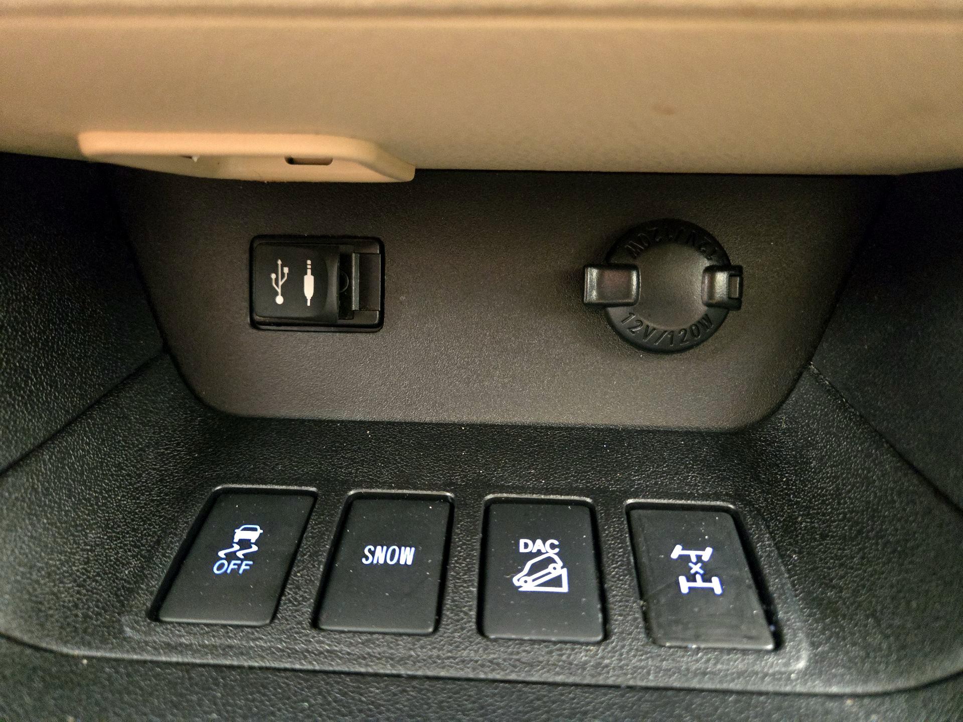 Thumbnail: 2015 Toyota Highlander - 19