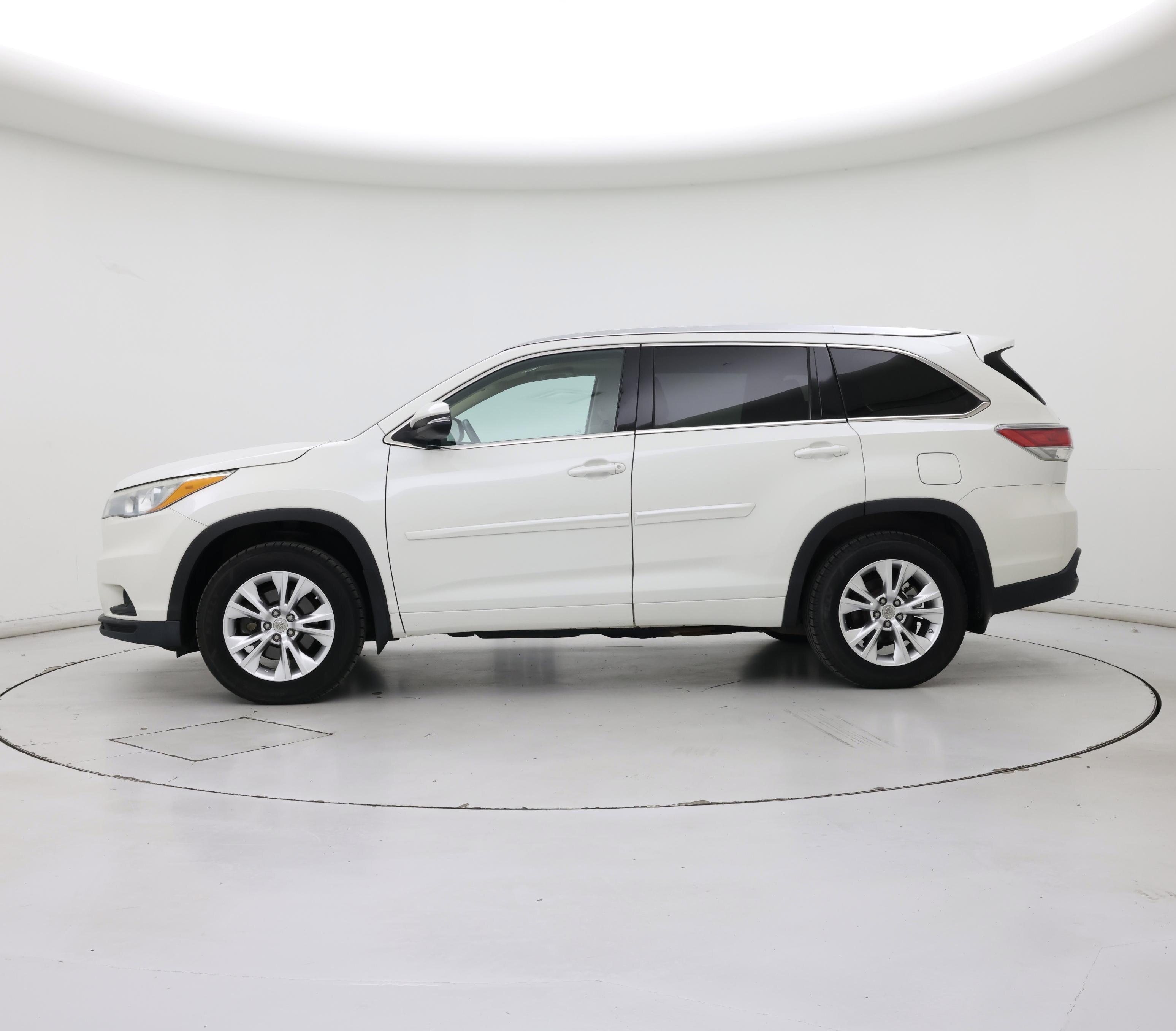 Thumbnail: 2015 Toyota Highlander - 3