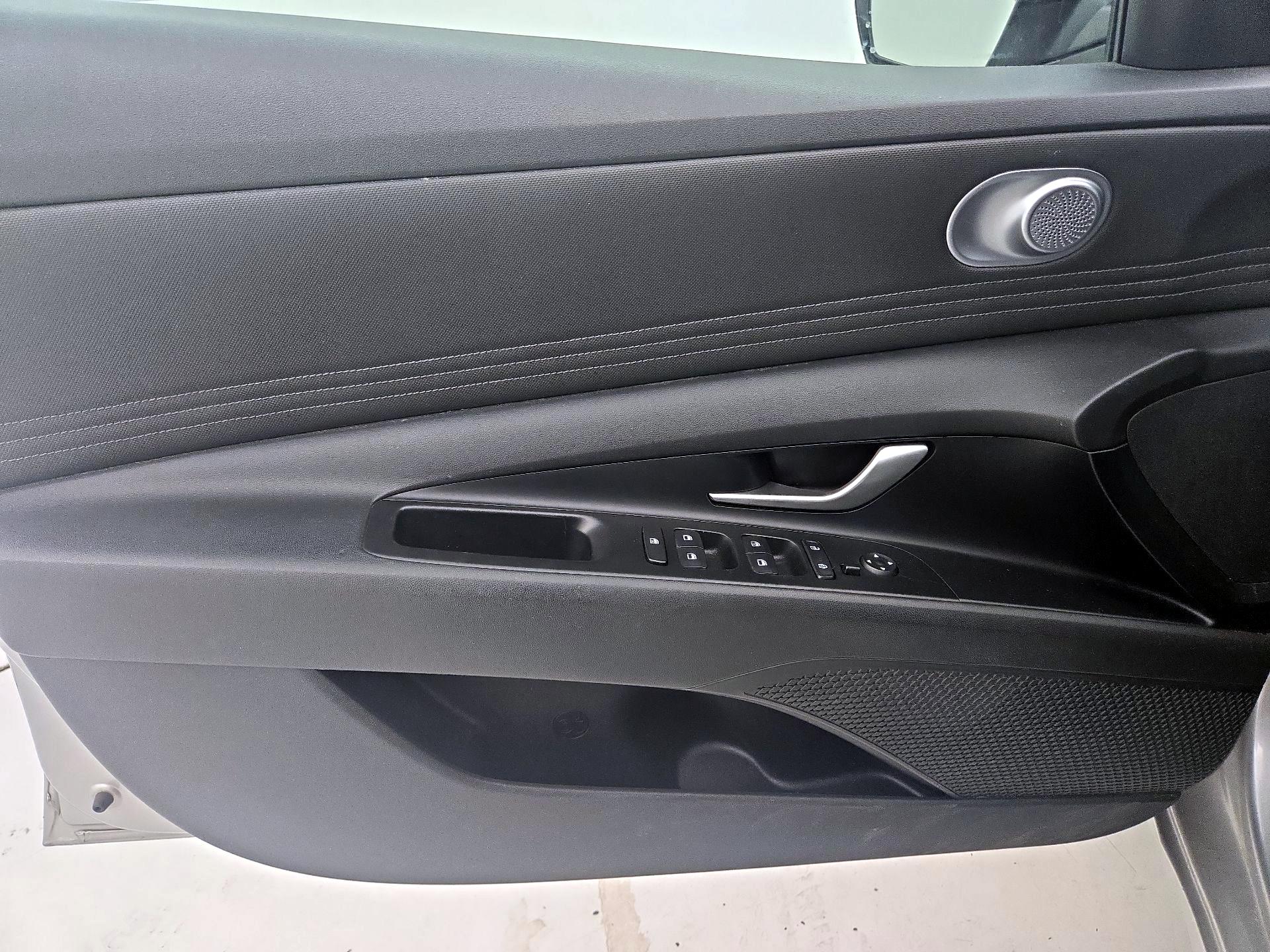 Thumbnail: 2021 Hyundai Elantra - 12