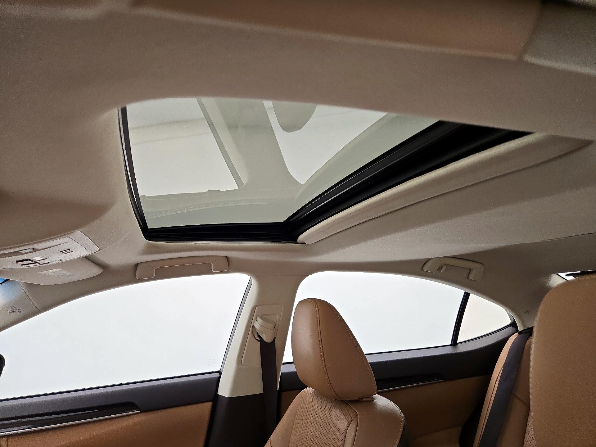 Thumbnail: 2017 Lexus ES - 20