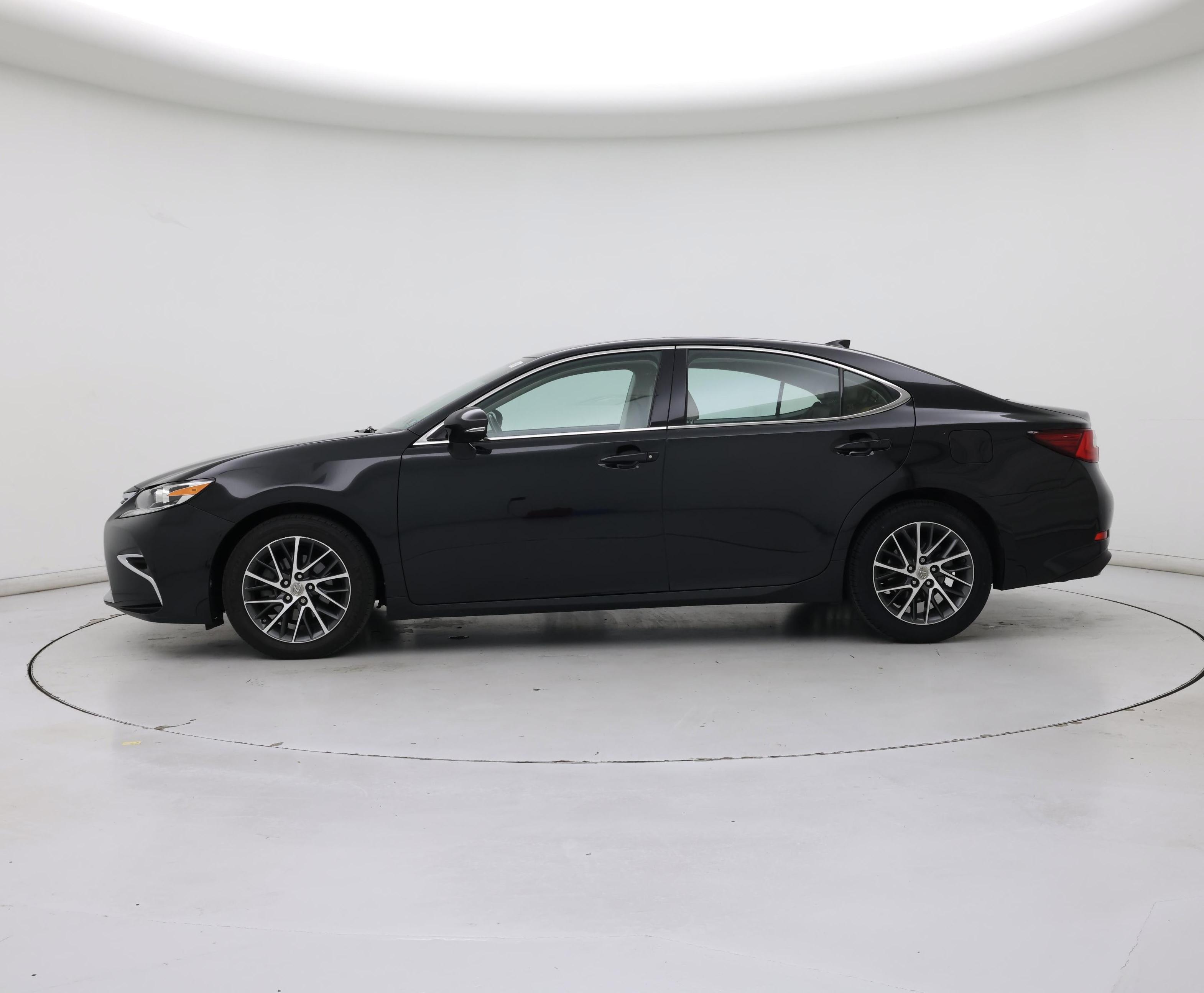 Thumbnail: 2017 Lexus ES - 3