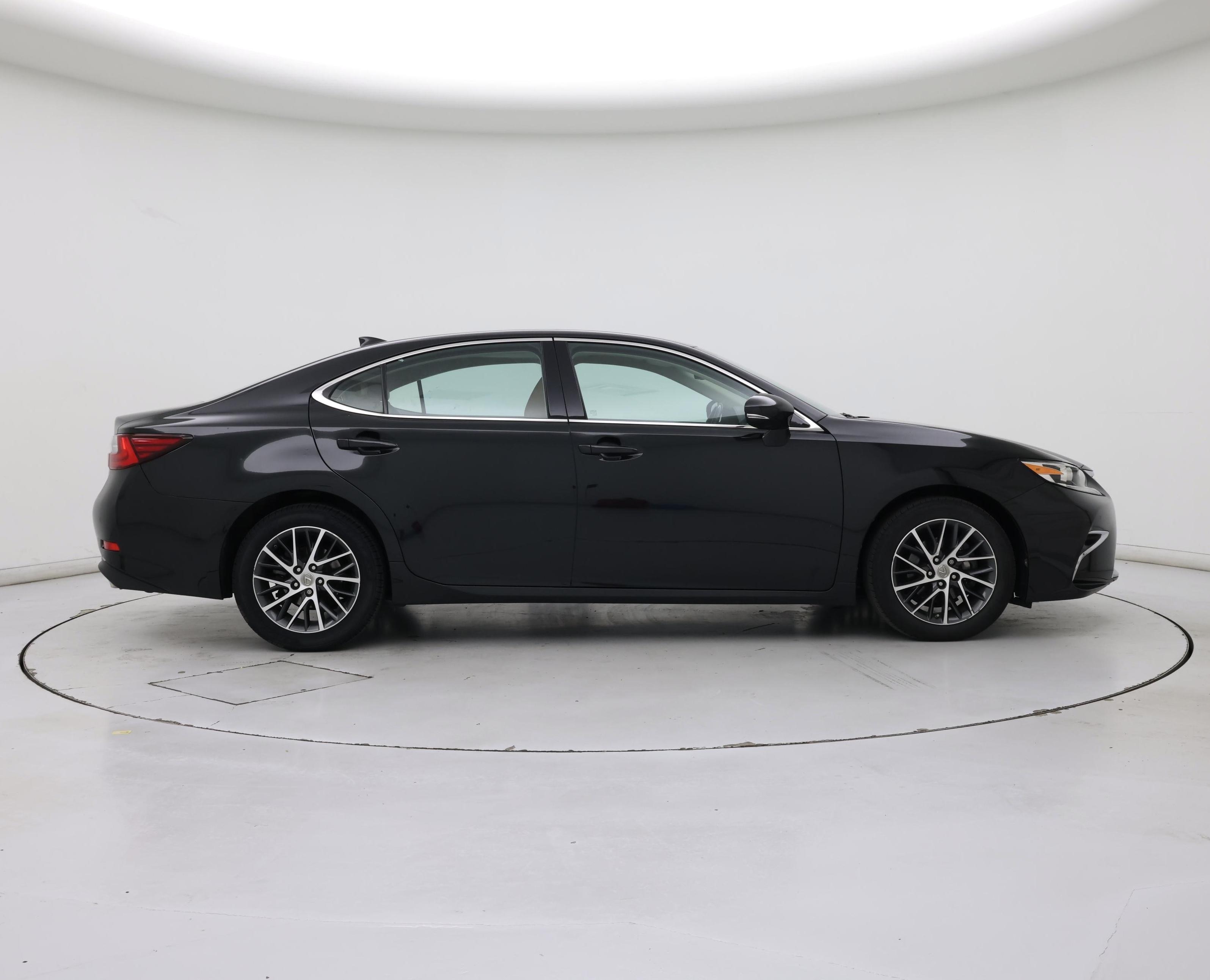 Thumbnail: 2017 Lexus ES - 7