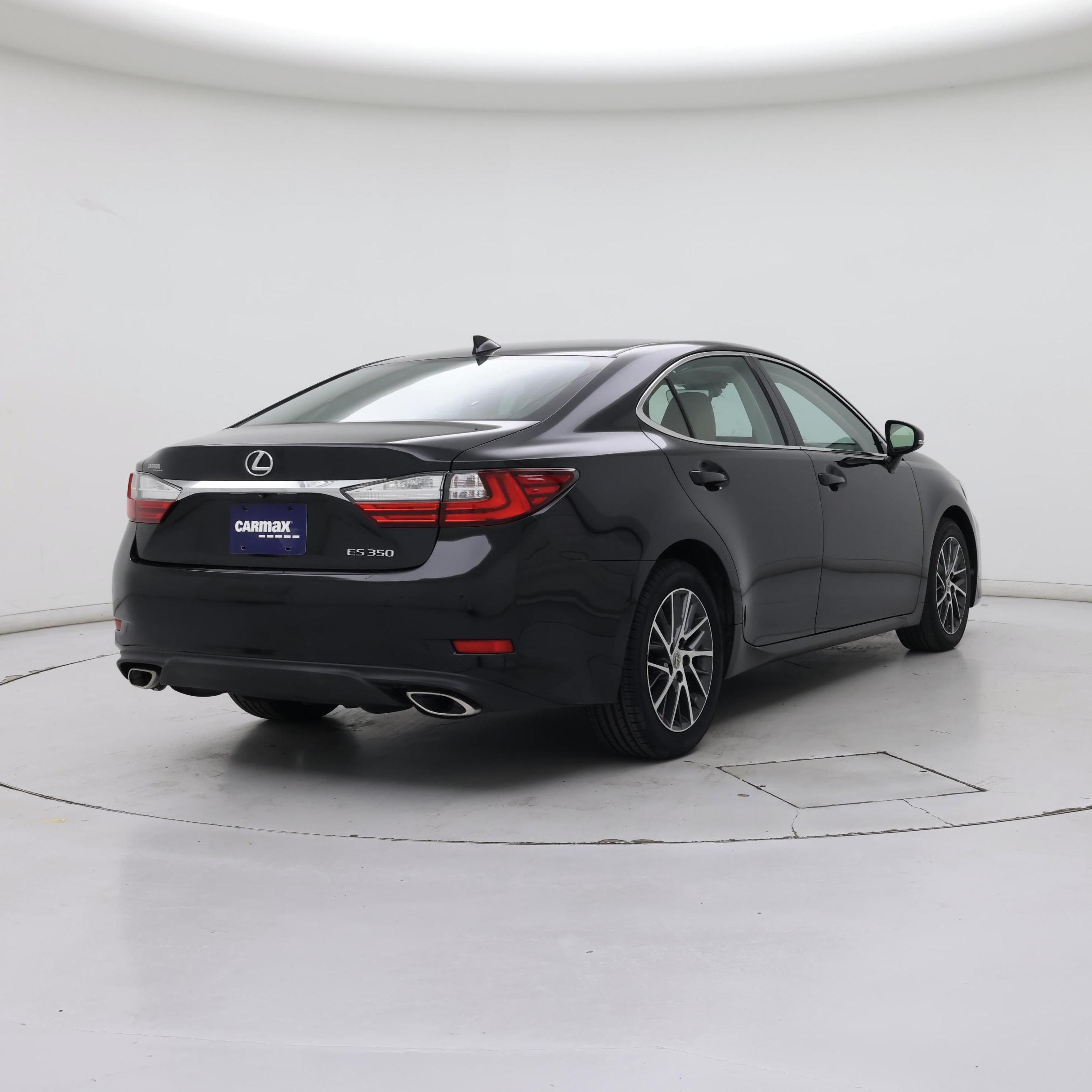 Thumbnail: 2017 Lexus ES - 8