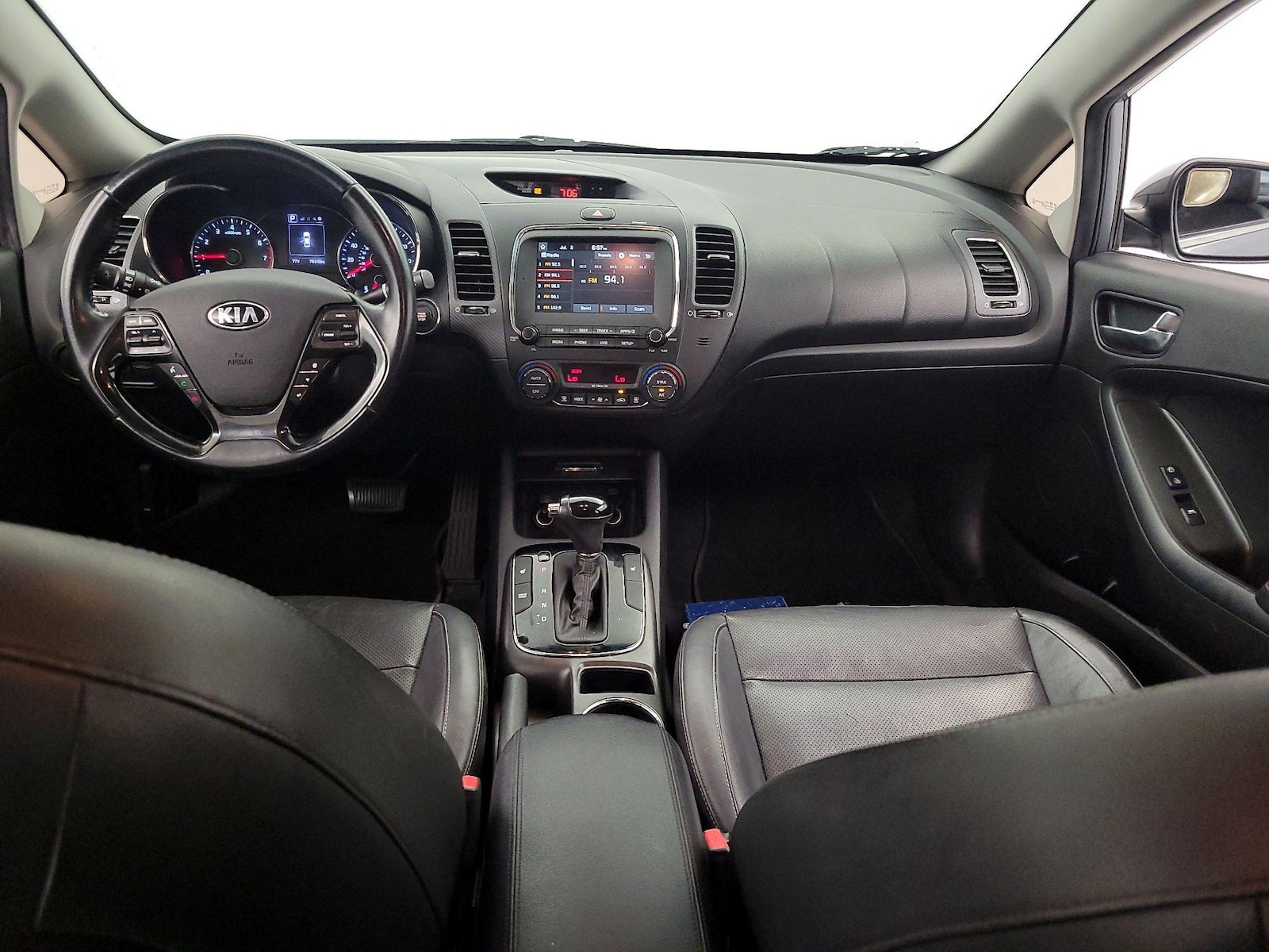 2017 Kia Forte EX - Photo 10