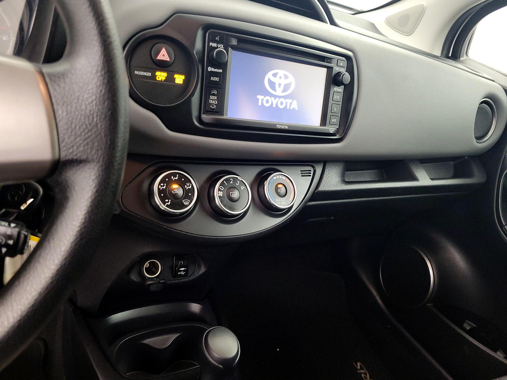 Thumbnail: 2015 Toyota Yaris - 15