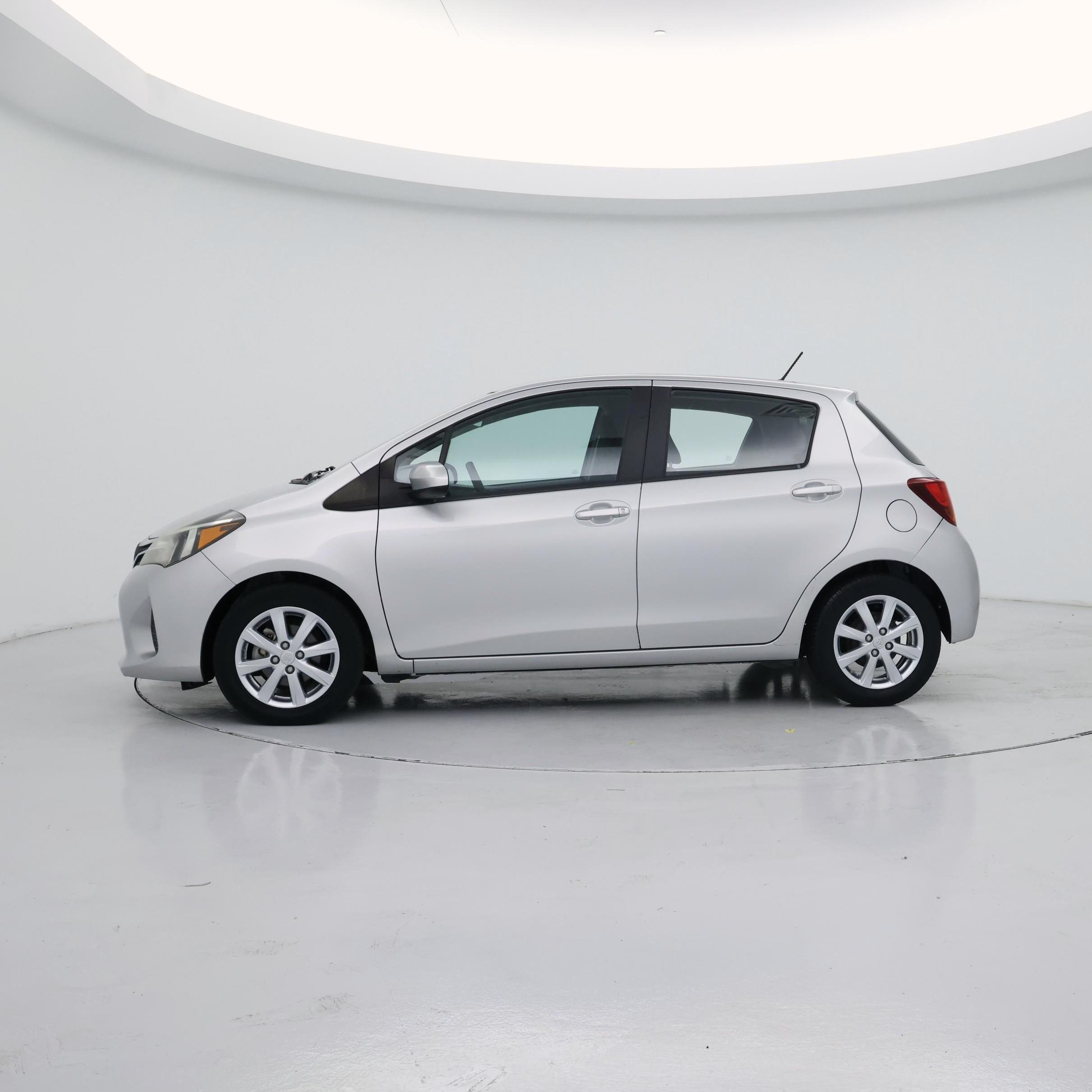 Thumbnail: 2015 Toyota Yaris - 3