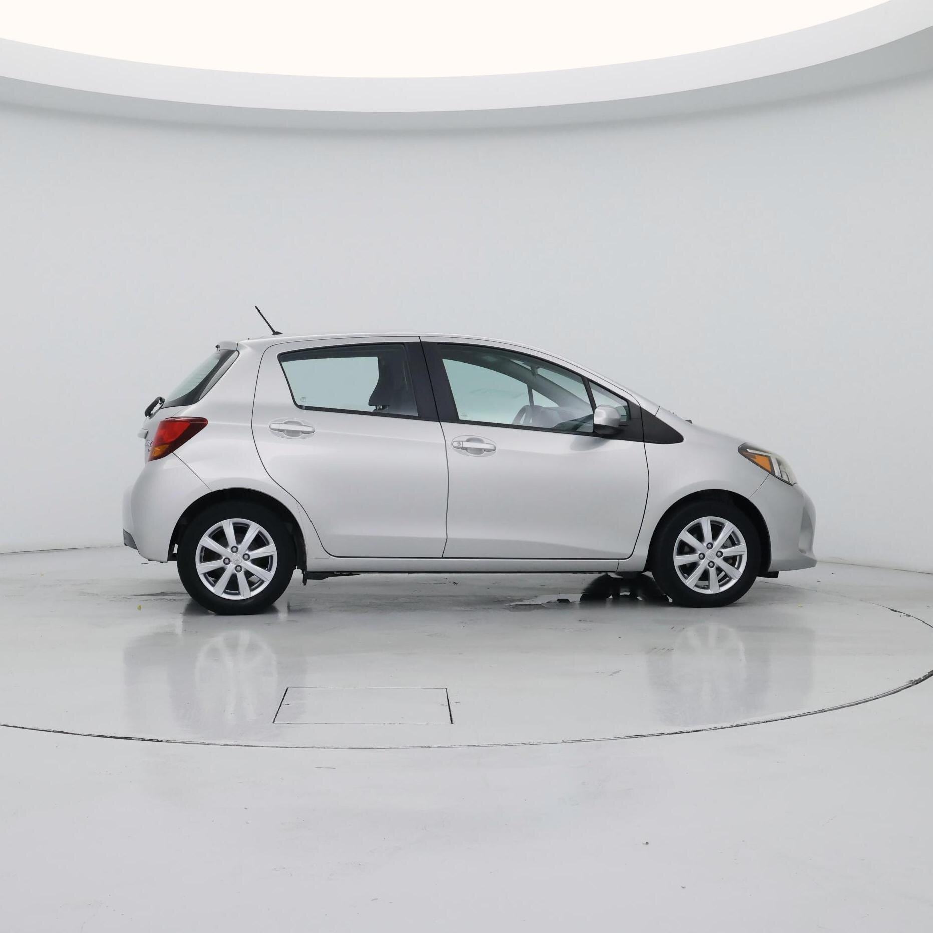 Thumbnail: 2015 Toyota Yaris - 7