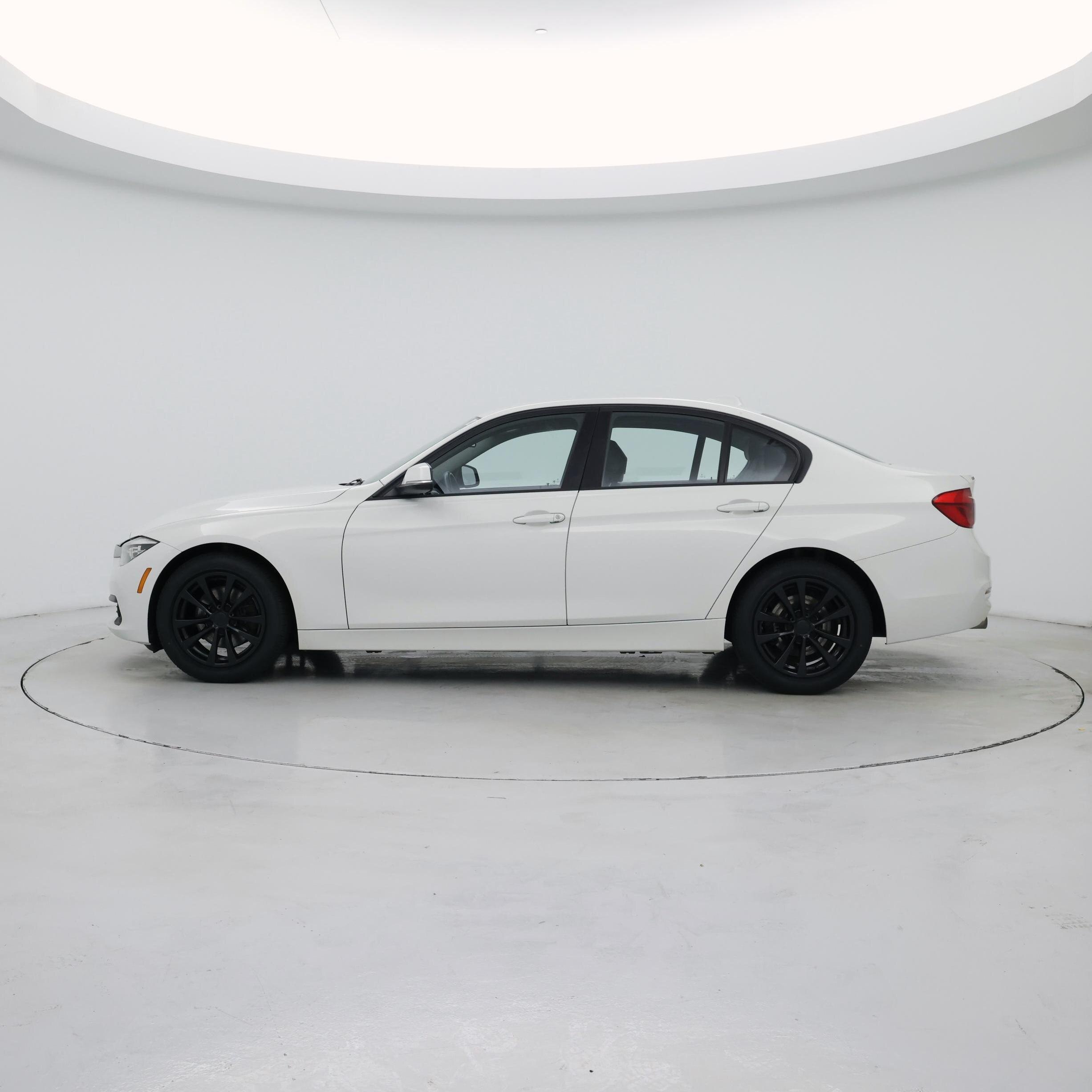 Thumbnail: 2018 BMW 3 Series - 3