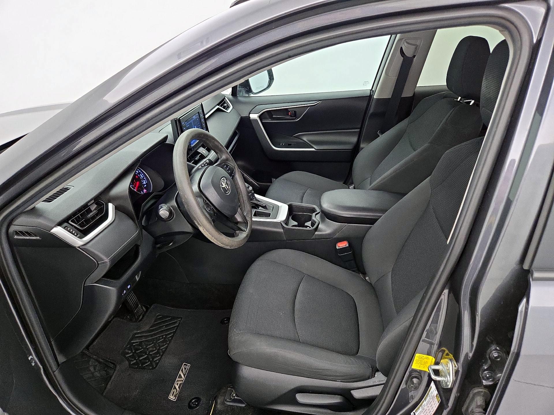 Thumbnail: 2019 Toyota RAV4 - 11