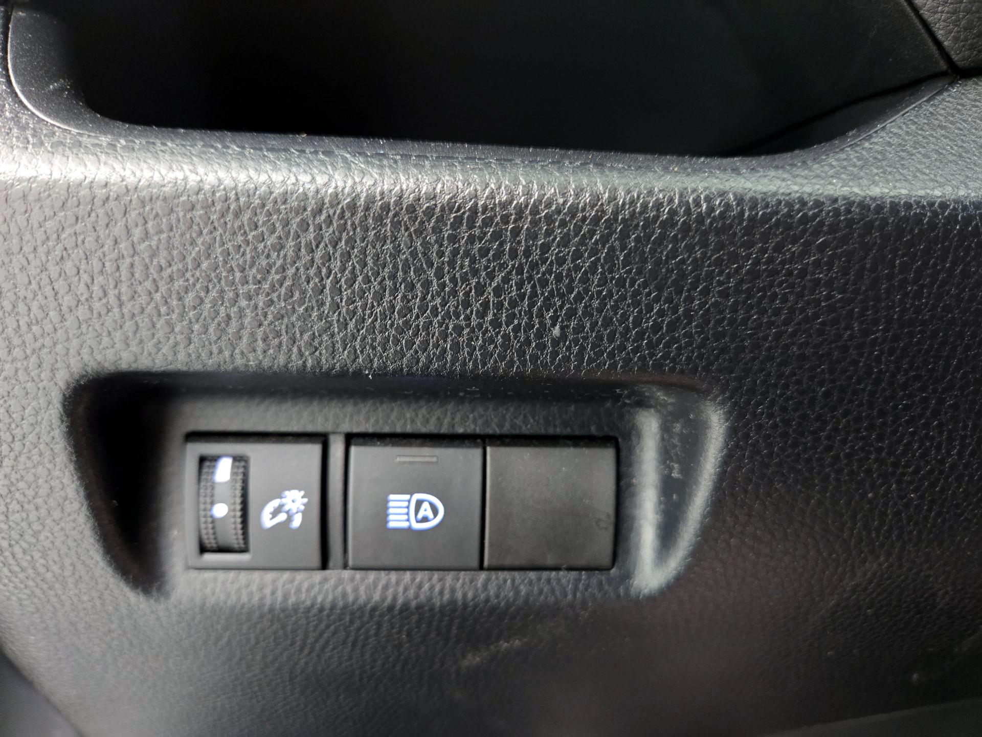 Thumbnail: 2019 Toyota RAV4 - 13