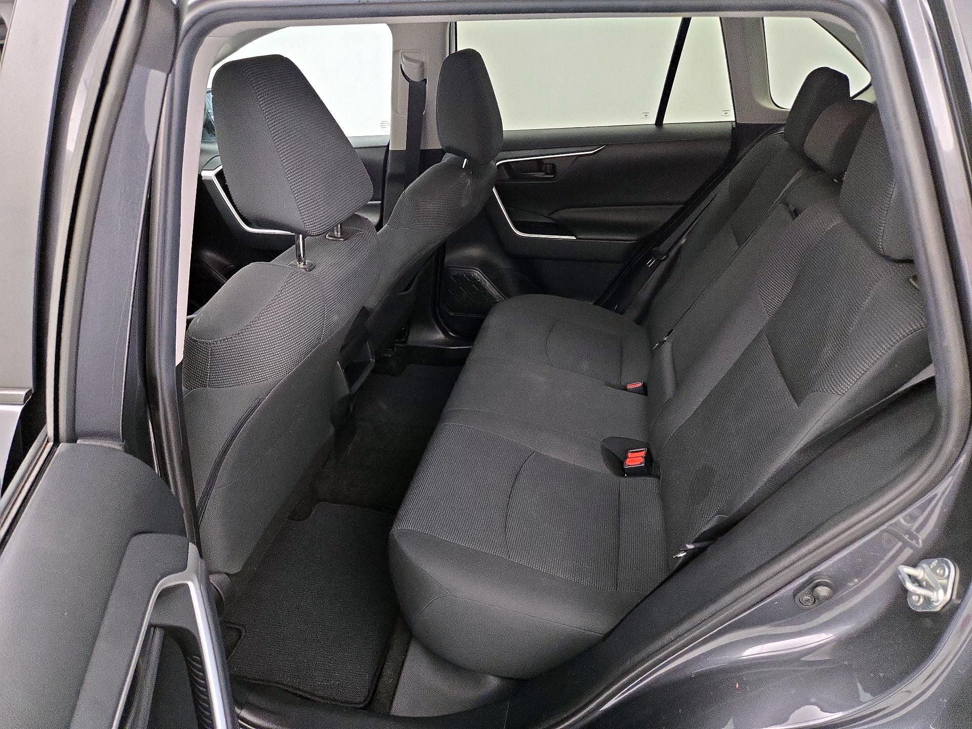 Thumbnail: 2019 Toyota RAV4 - 19