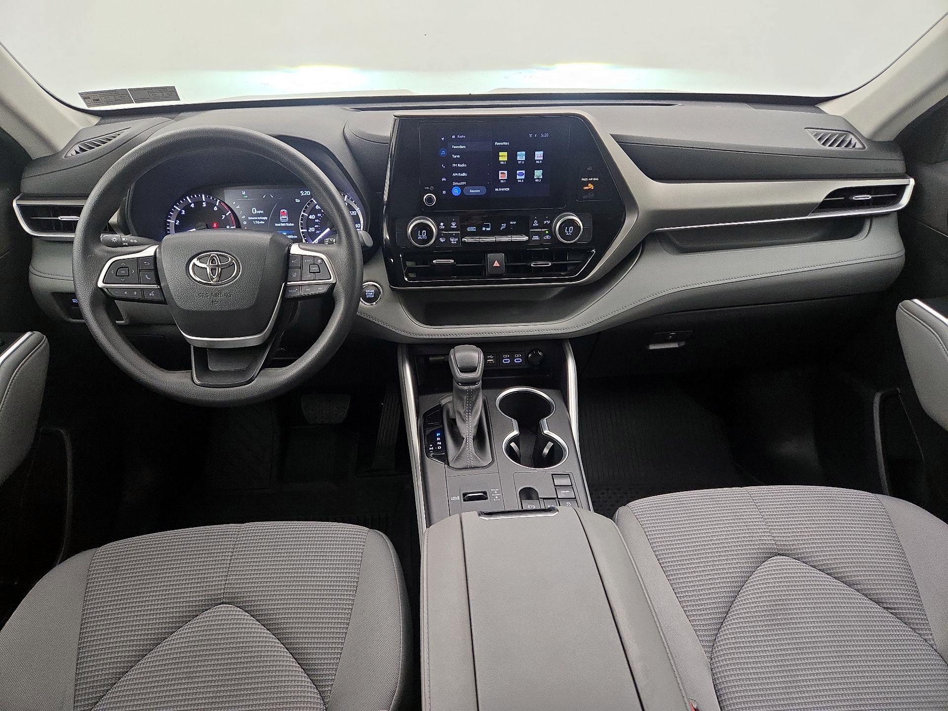 Thumbnail: 2023 Toyota Highlander - 9