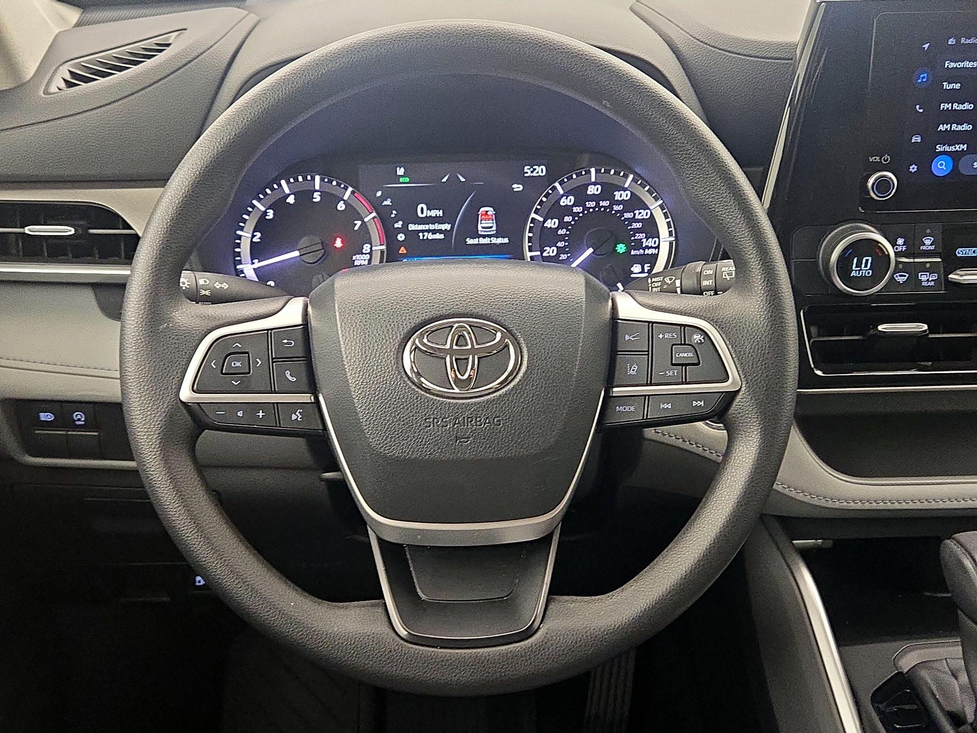 Thumbnail: 2023 Toyota Highlander - 10