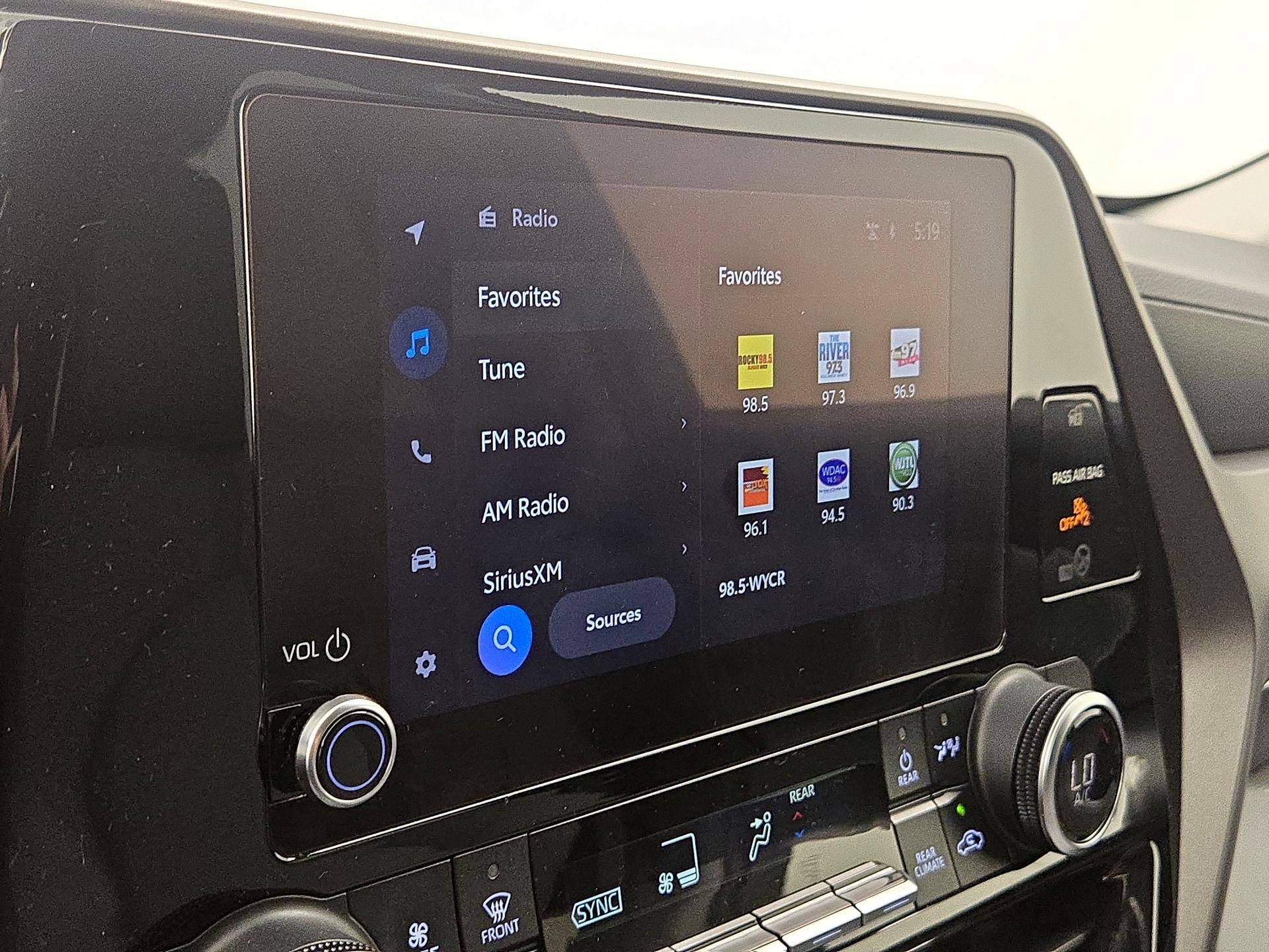 Thumbnail: 2023 Toyota Highlander - 15