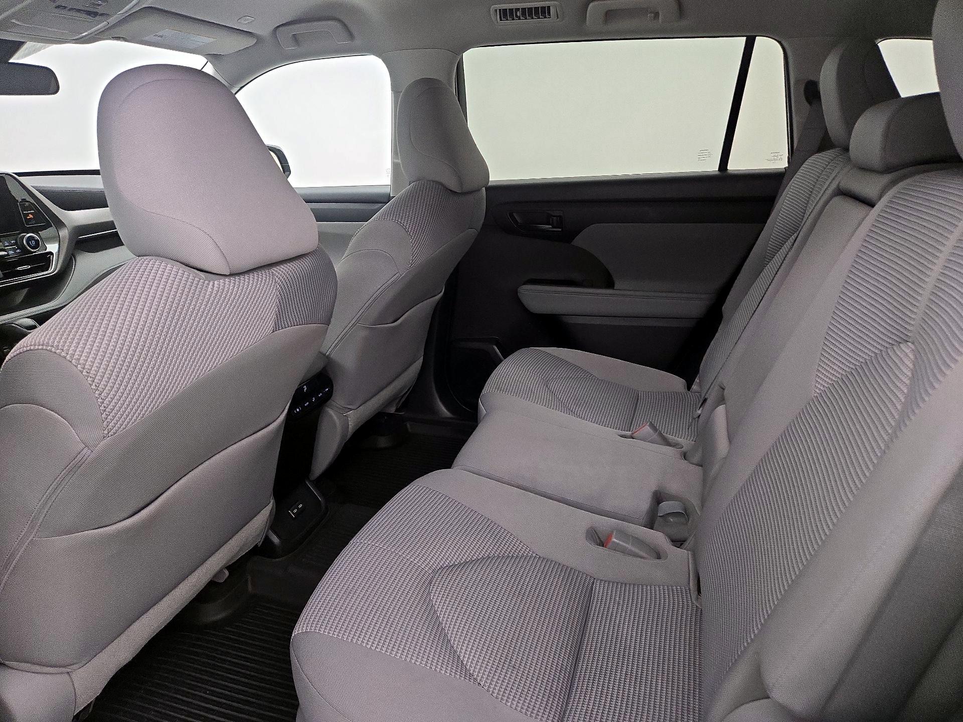 Thumbnail: 2023 Toyota Highlander - 19