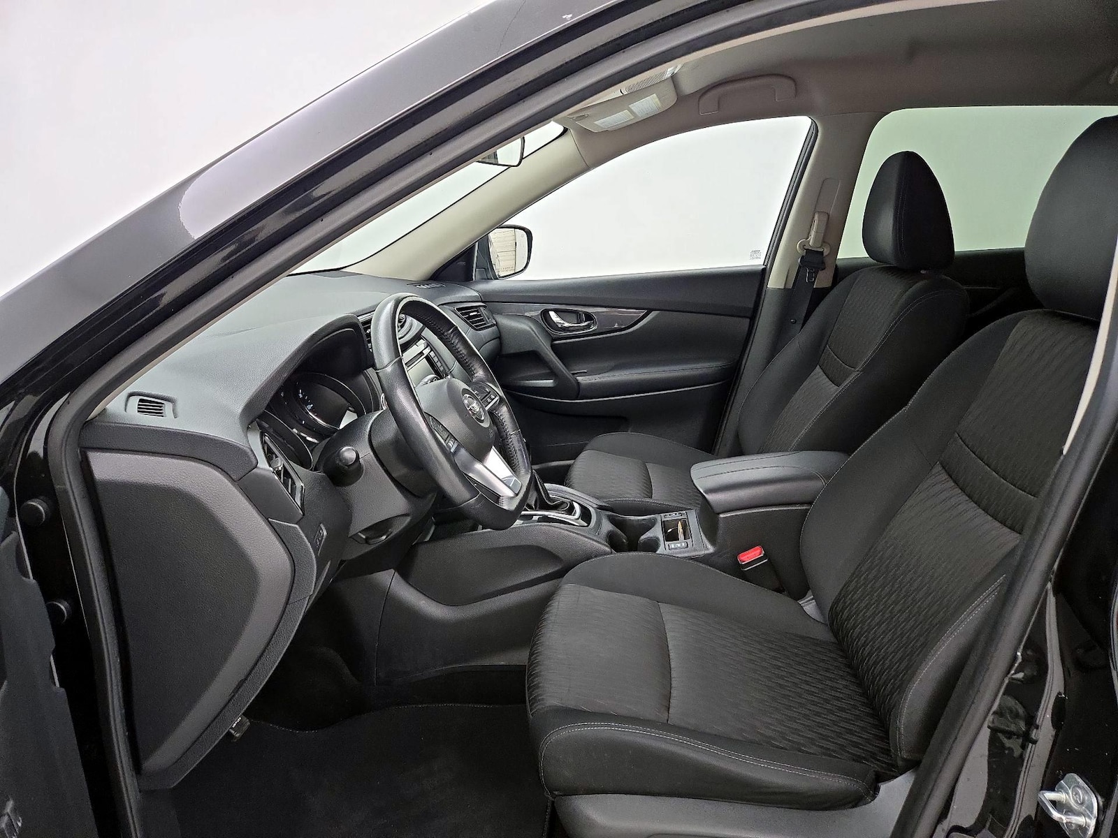 2018 Nissan Rogue SV - Photo 12