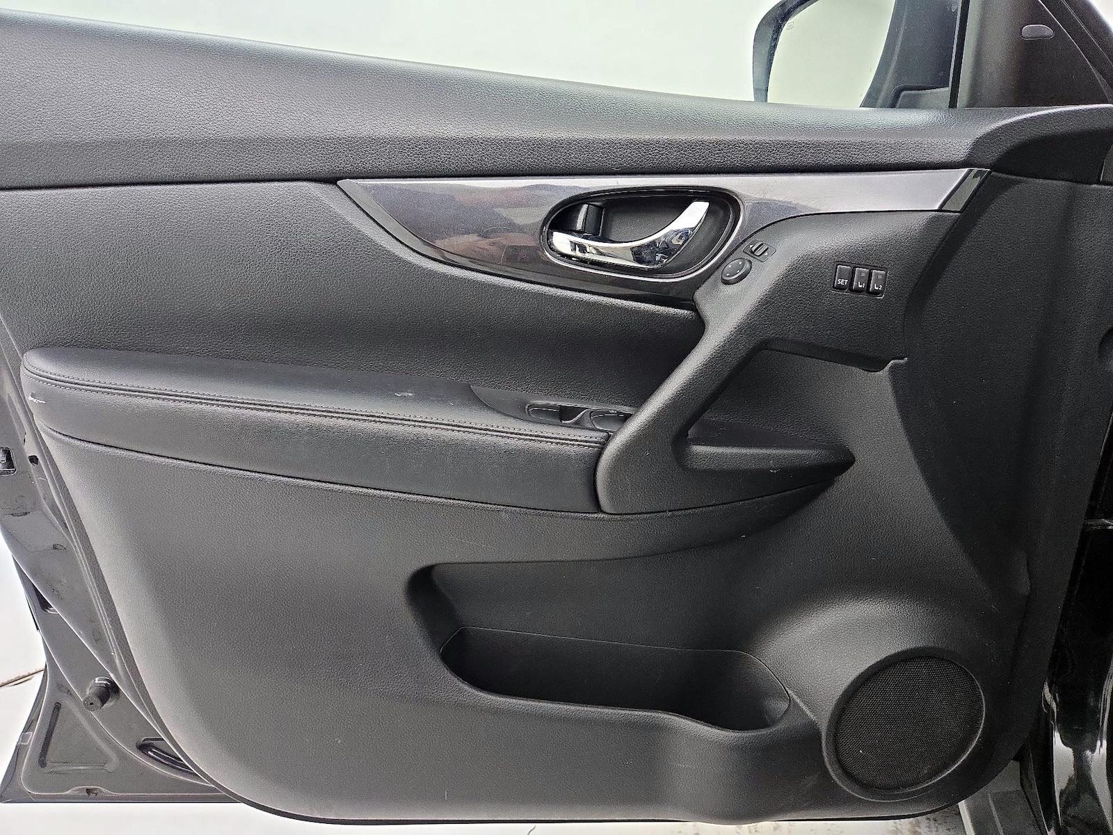 2018 Nissan Rogue SV - Photo 13