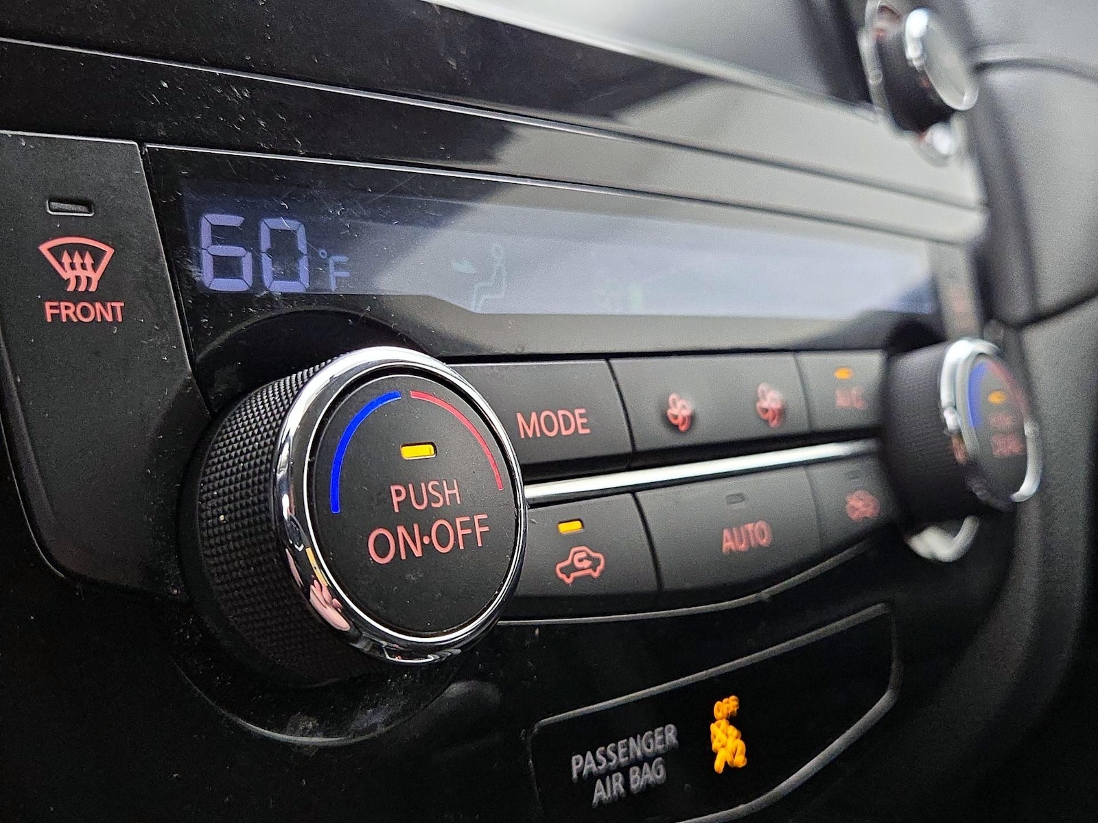 2018 Nissan Rogue SV - Photo 18