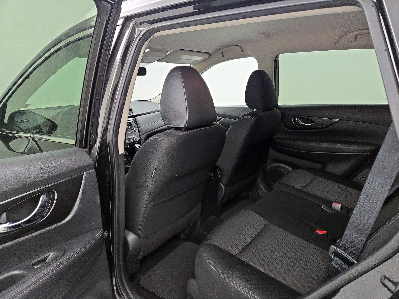 2018 Nissan Rogue SV - Photo 21