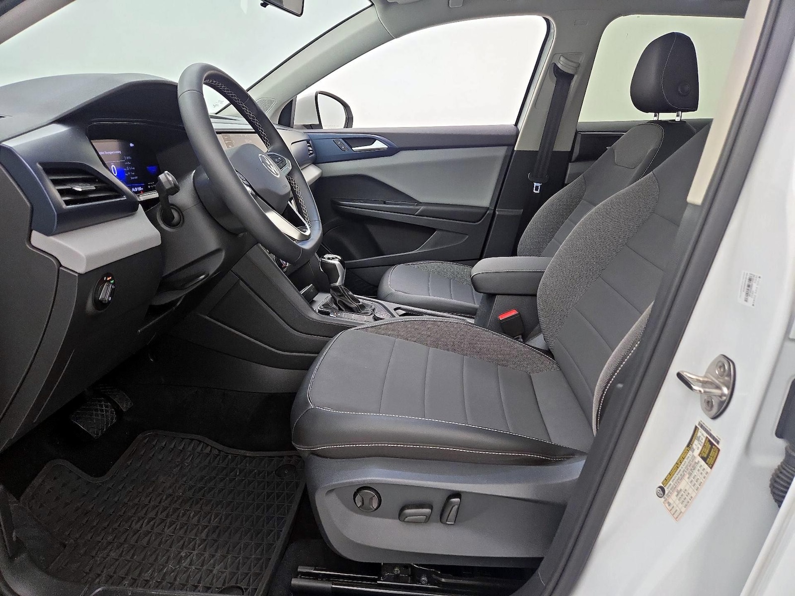 2022 Volkswagen Taos SE - Photo 12