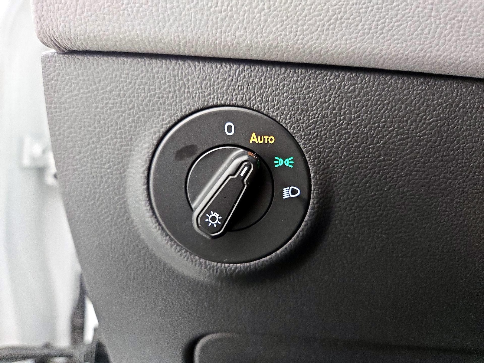 2022 Volkswagen Taos SE - Photo 14
