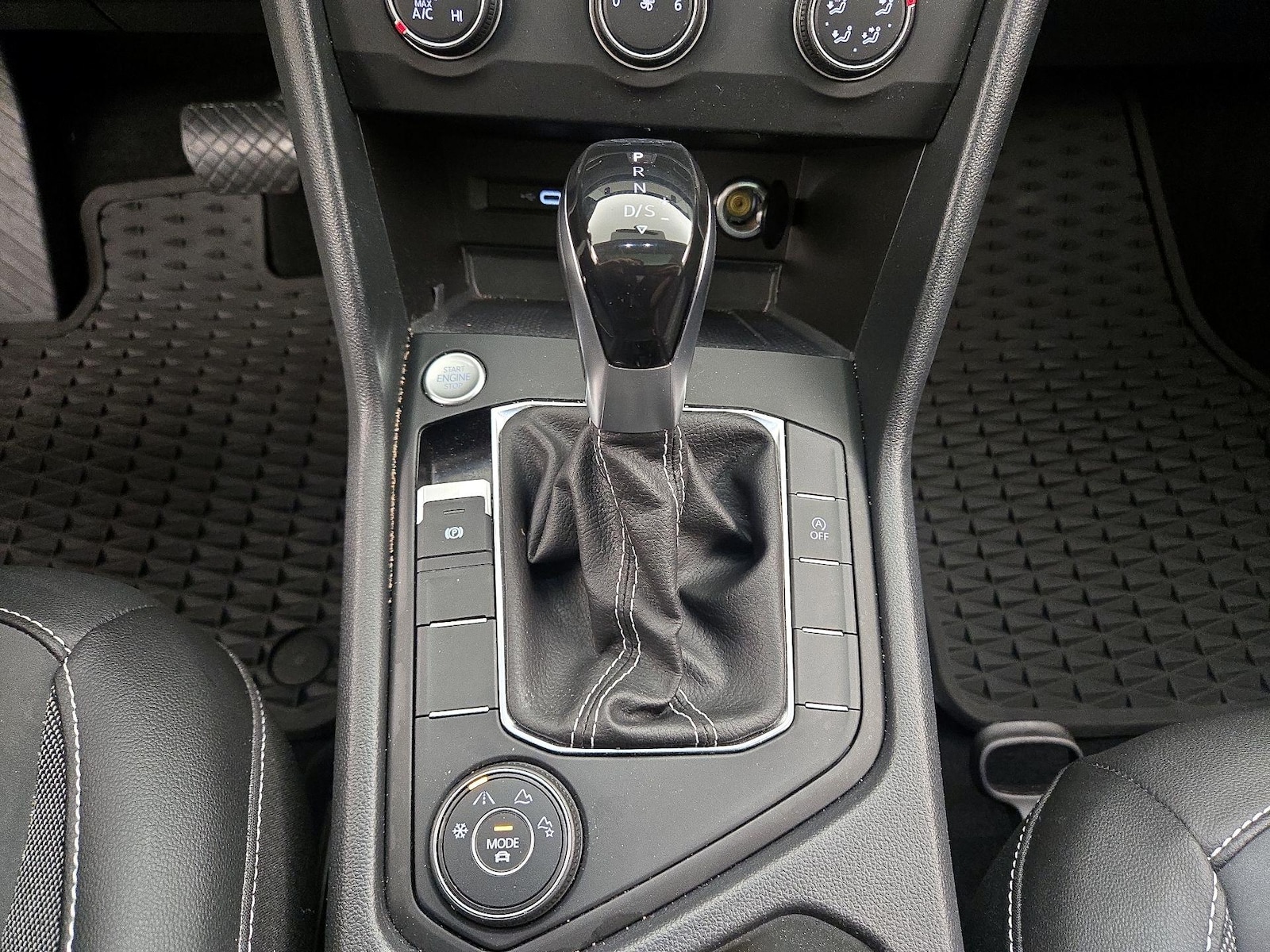 2022 Volkswagen Taos SE - Photo 18