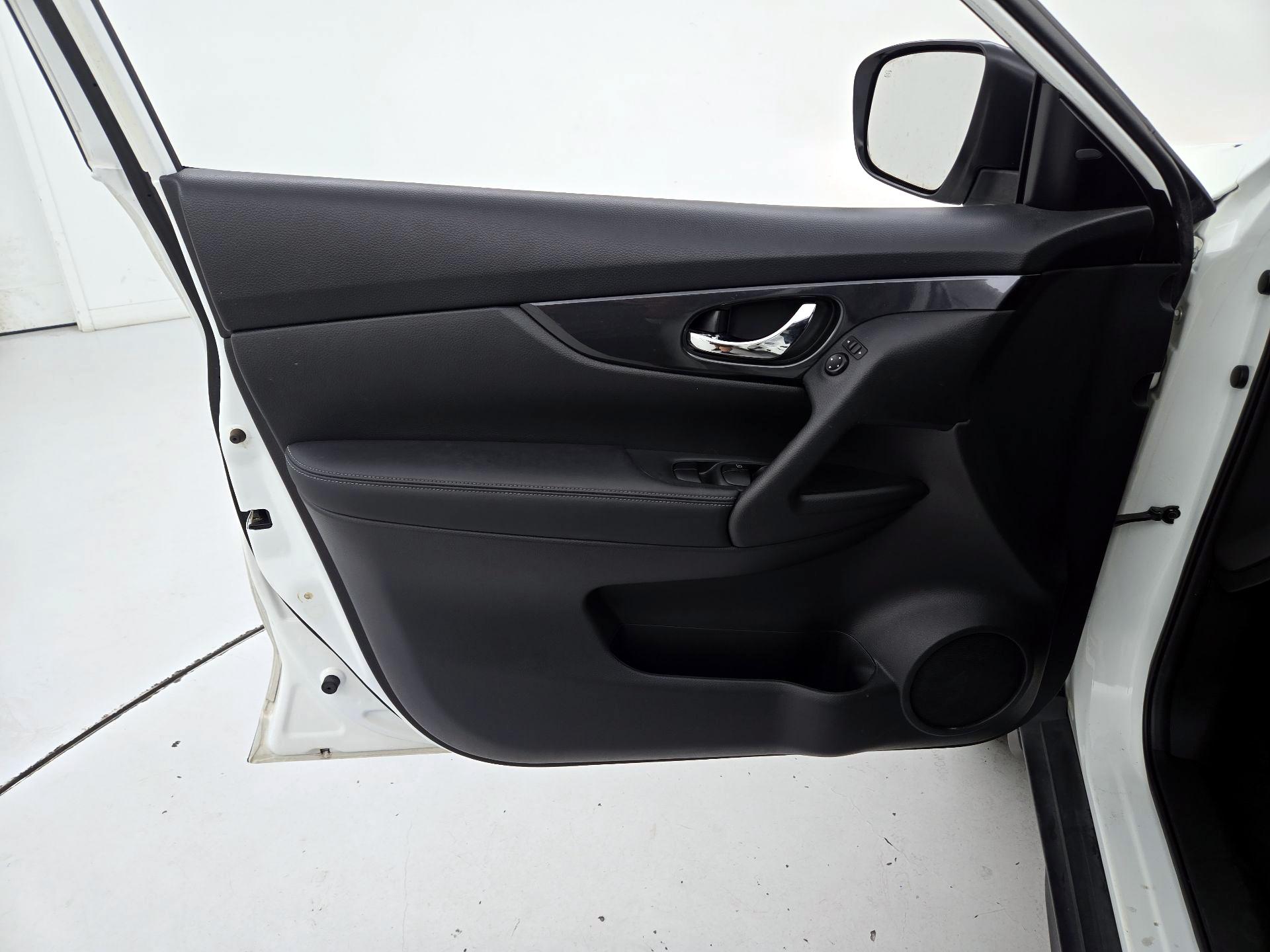 Thumbnail: 2020 Nissan Rogue - 12