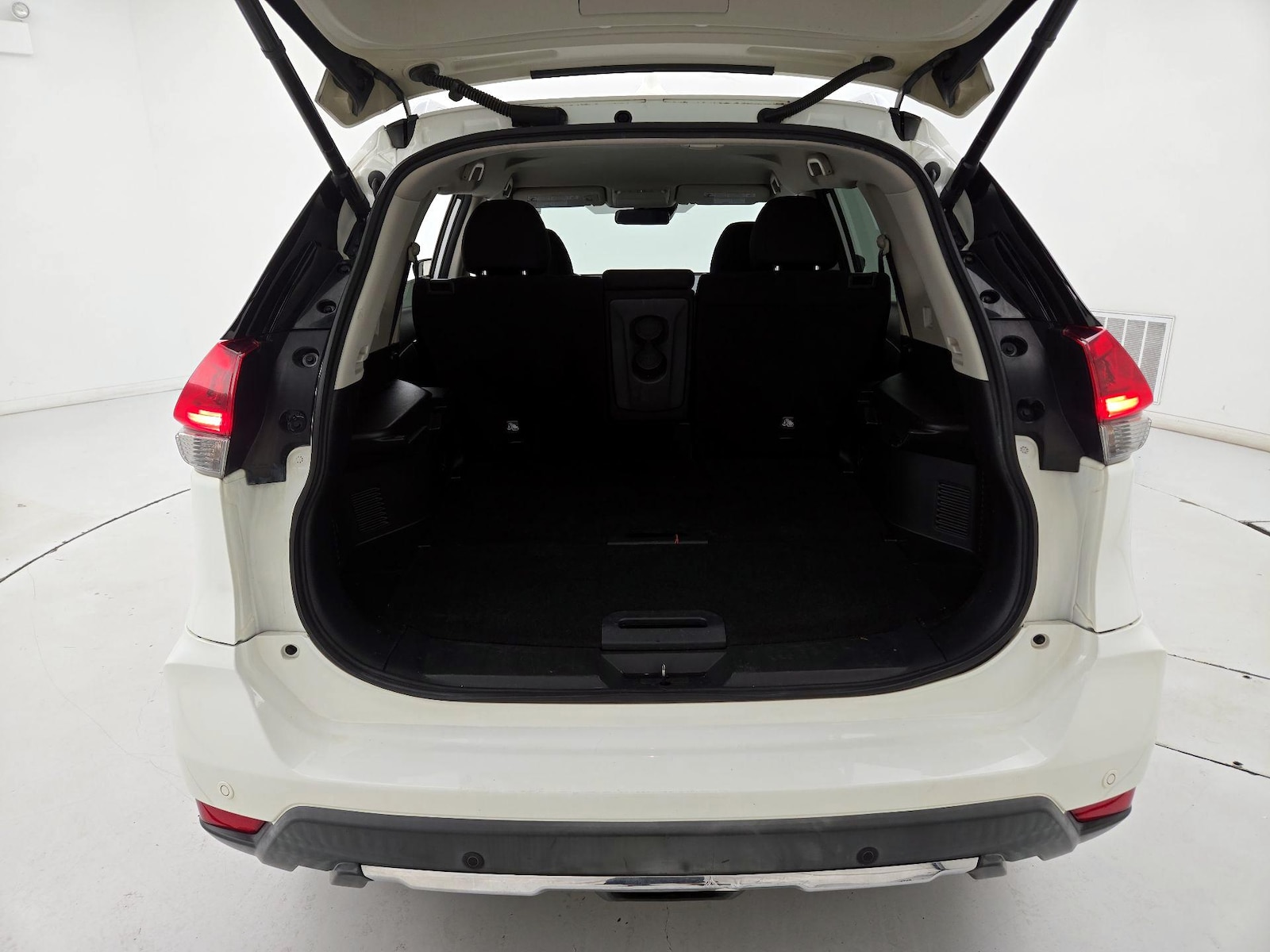 2020 Nissan Rogue SV - Photo 21