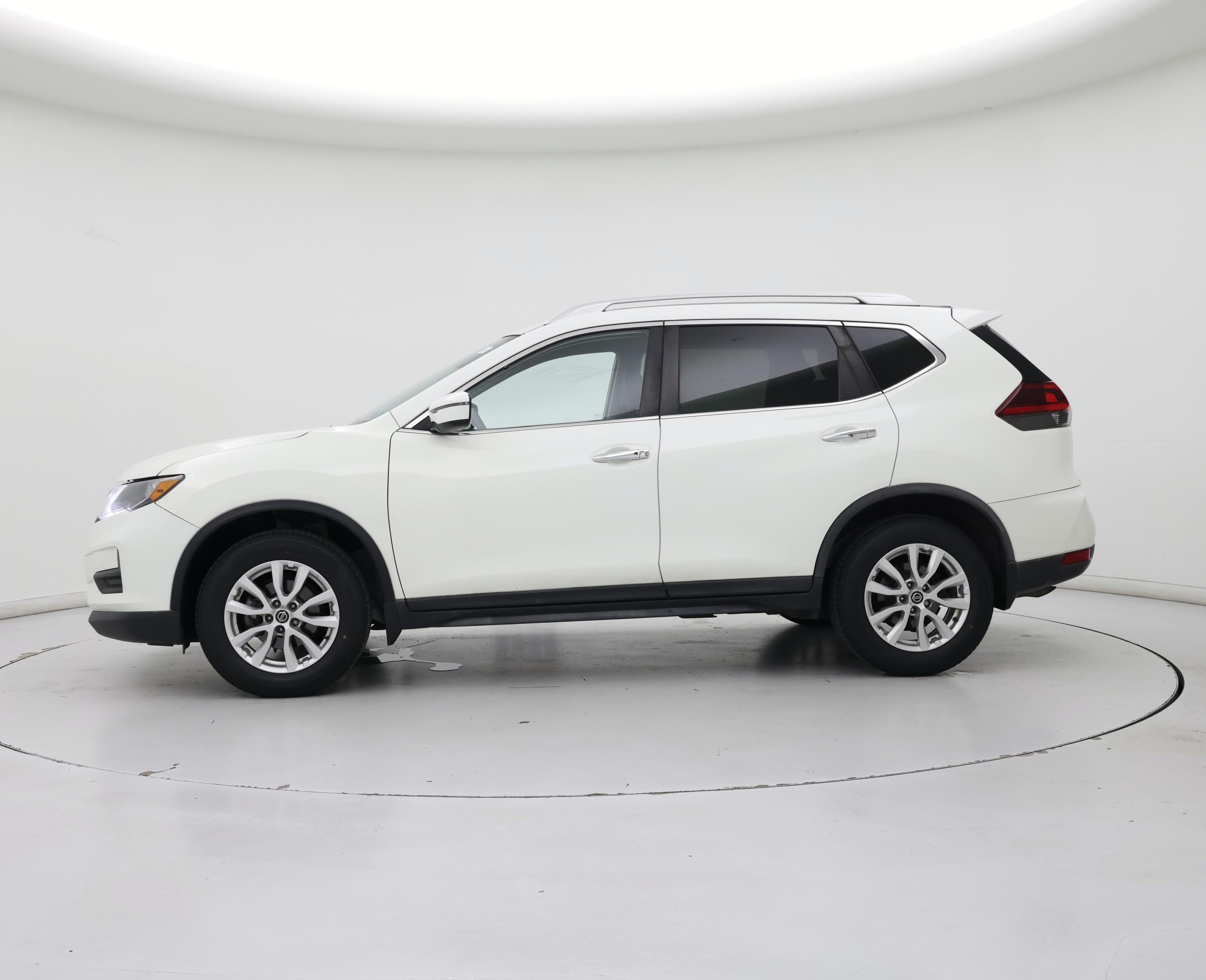 Thumbnail: 2020 Nissan Rogue - 3