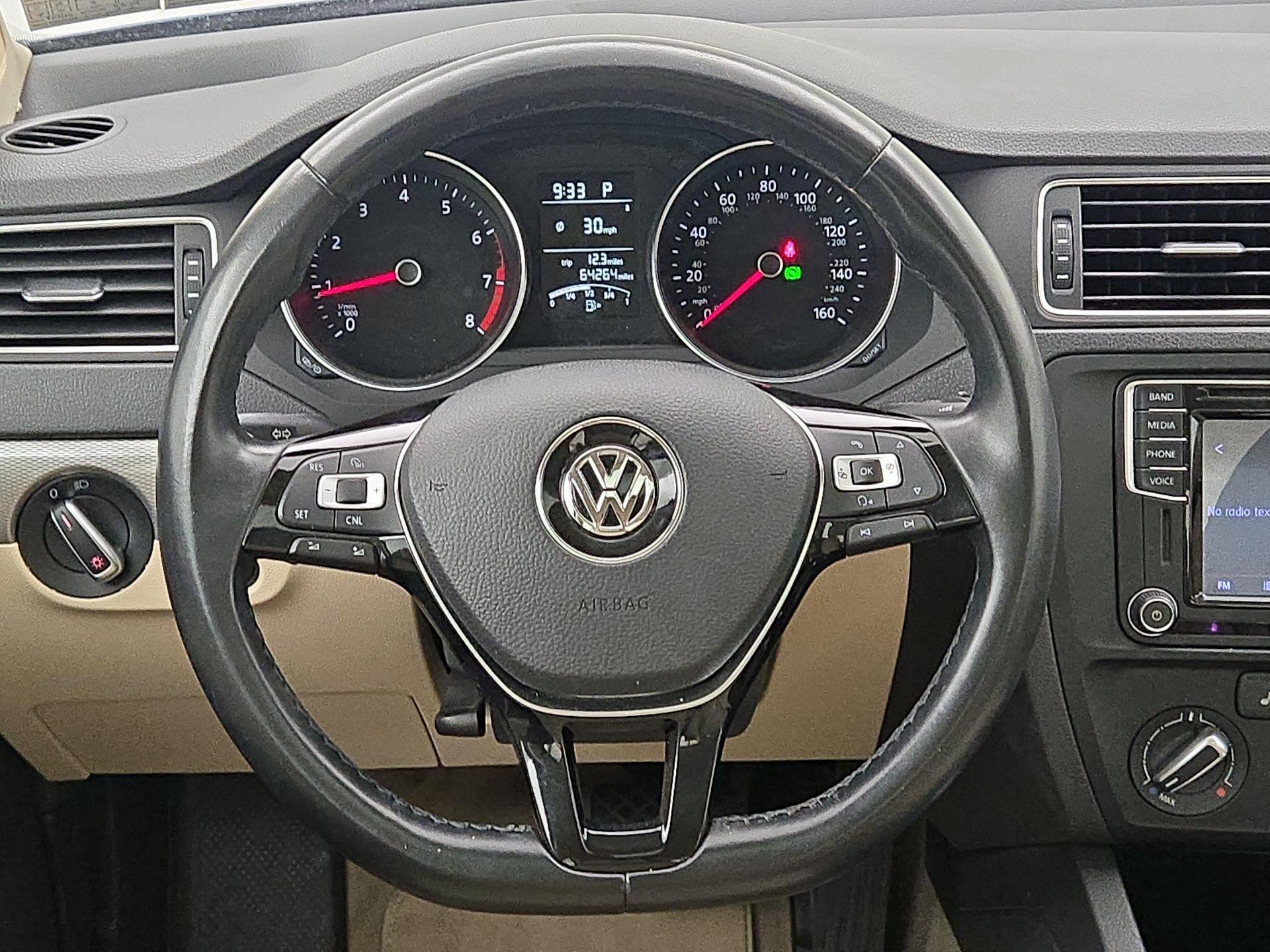 Thumbnail: 2016 Volkswagen Jetta - 10