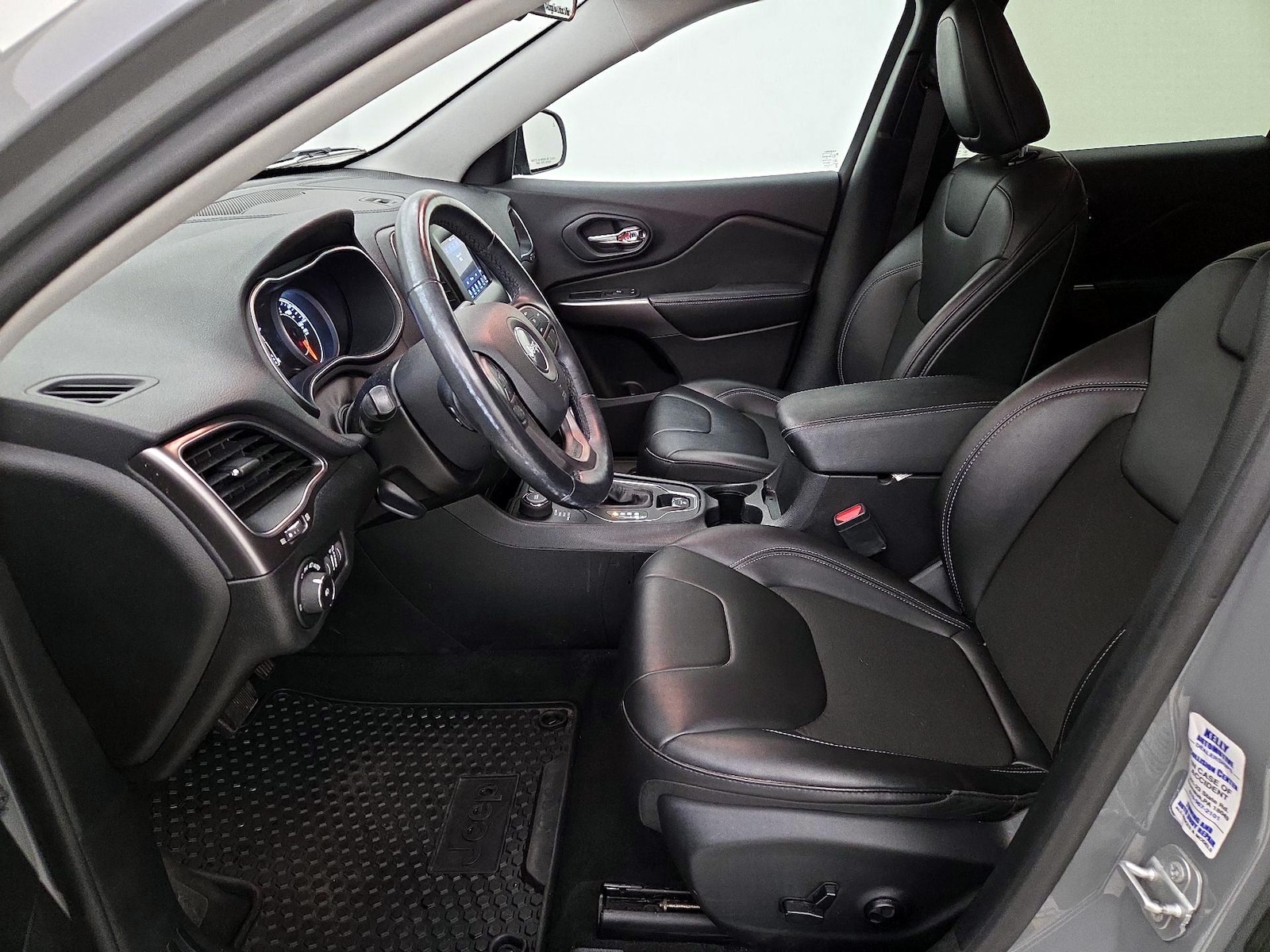 2020 Jeep Cherokee Latitude Plus - Photo 12