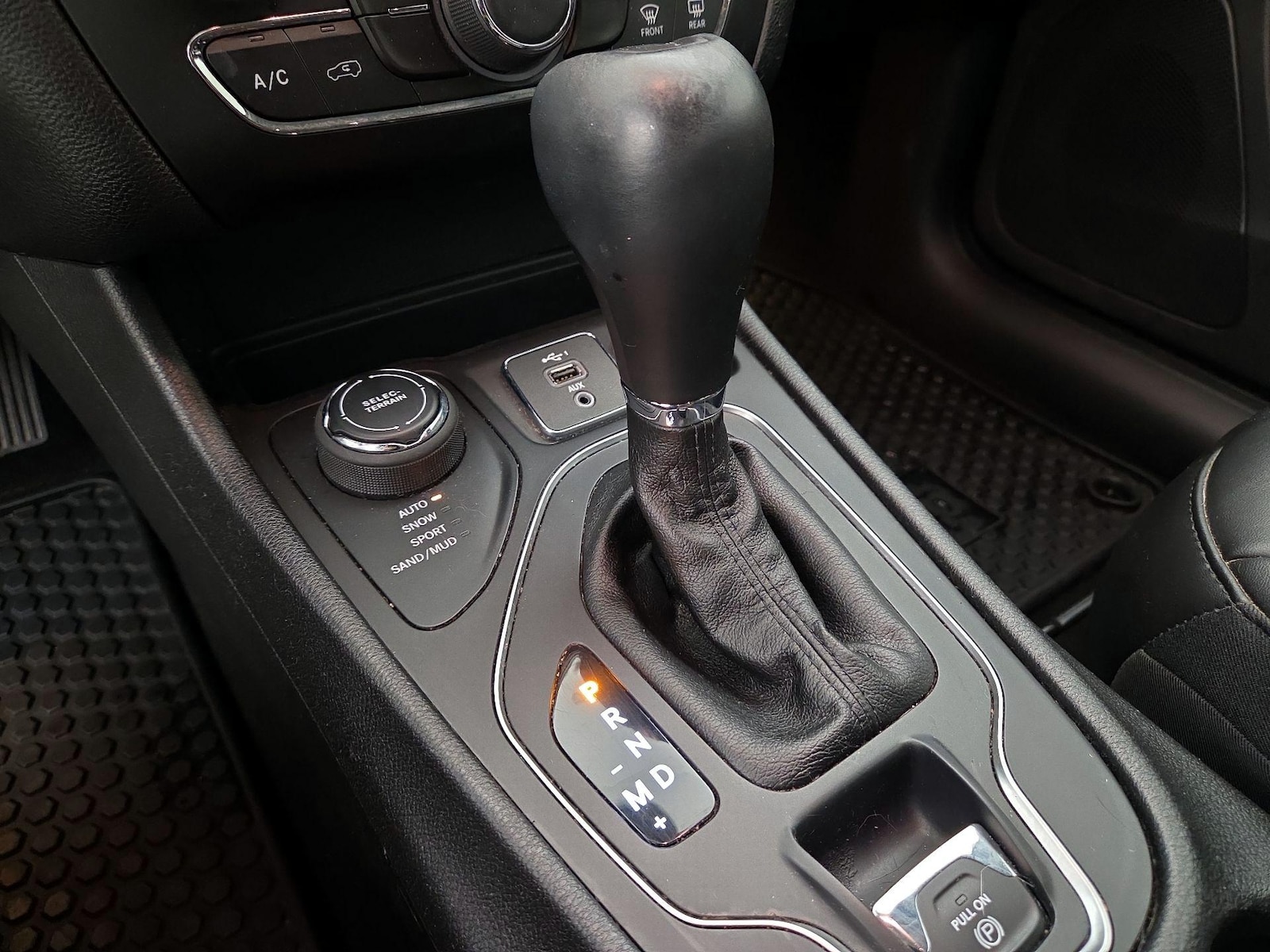 2020 Jeep Cherokee Latitude Plus - Photo 18