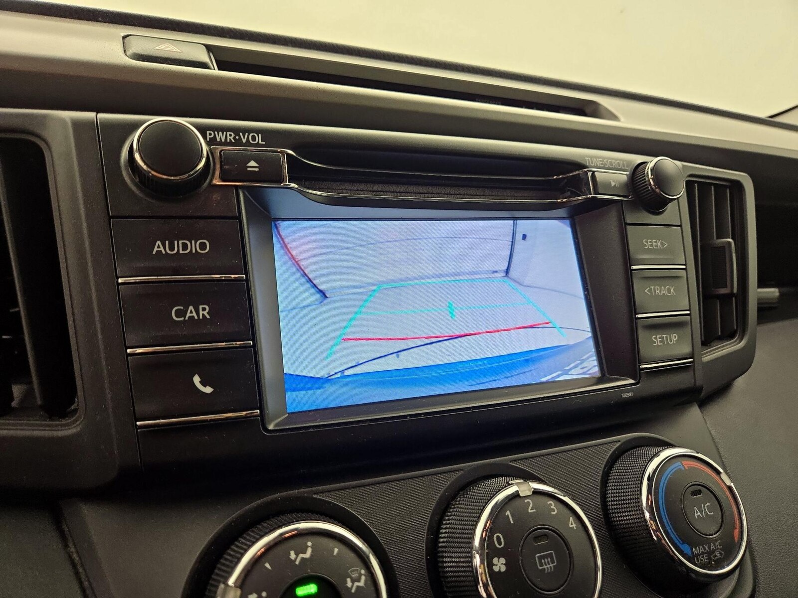 2017 Toyota RAV4 LE - Photo 15