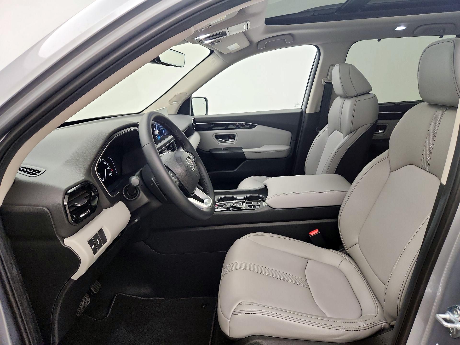 Thumbnail: 2025 Honda Pilot - 11