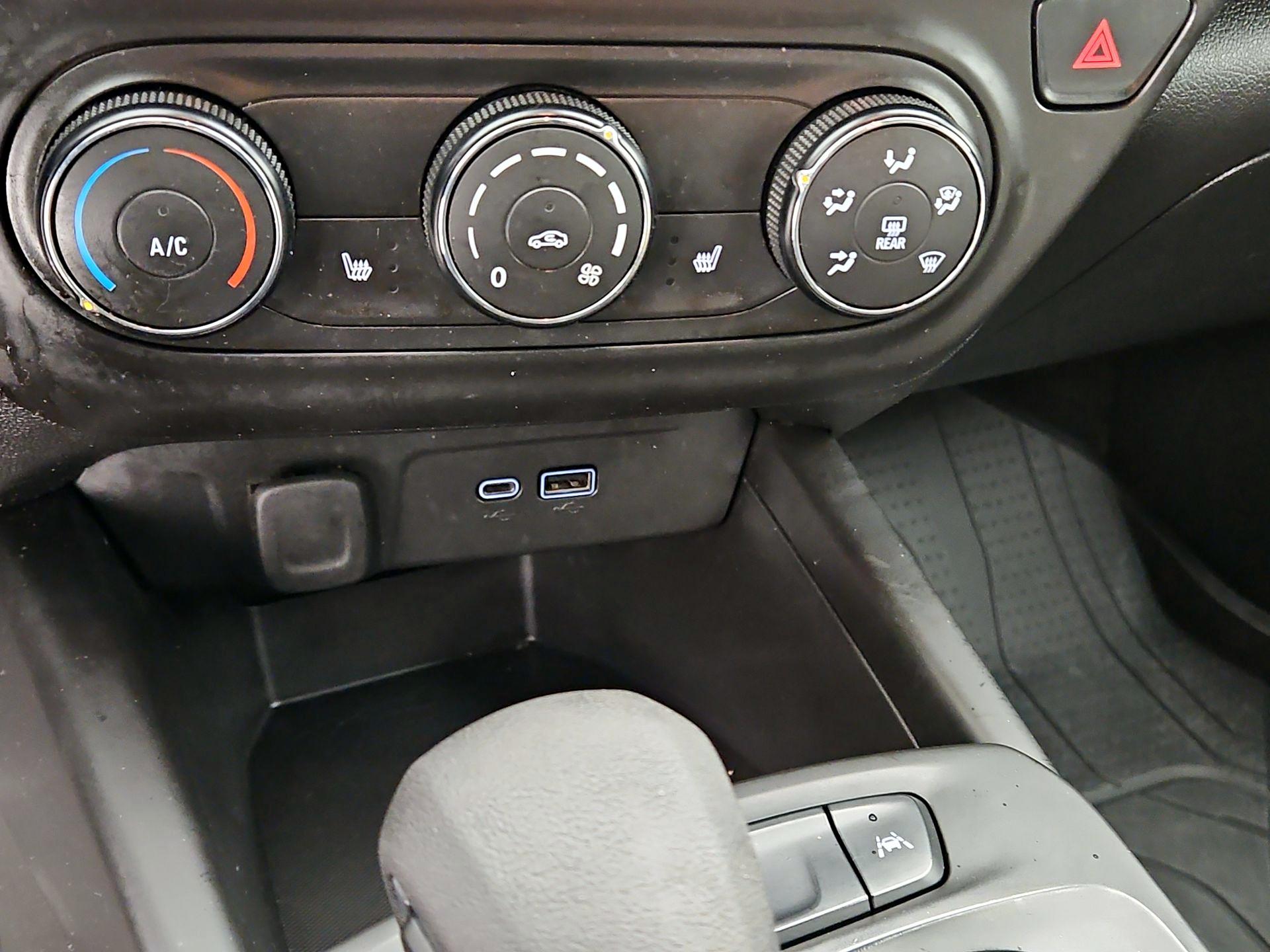 Thumbnail: 2024 Chevrolet Trax - 16