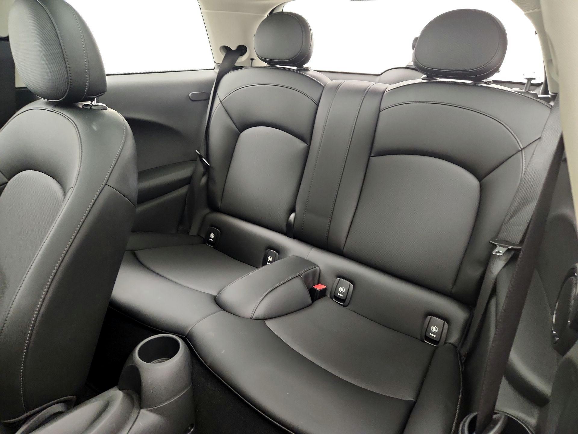 Thumbnail: 2016 MINI Cooper Hardtop - 19