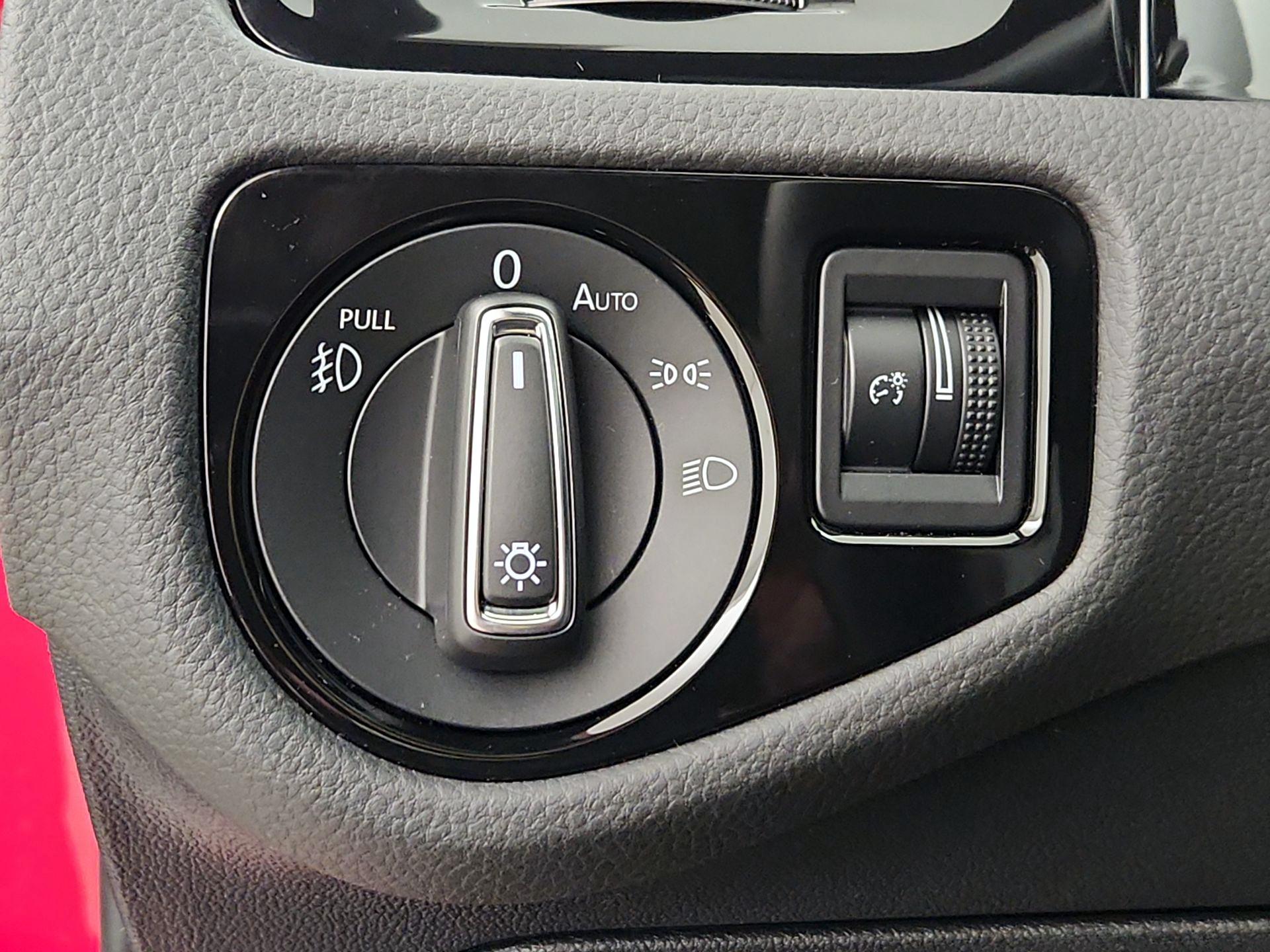Thumbnail: 2020 Volkswagen Golf - 13