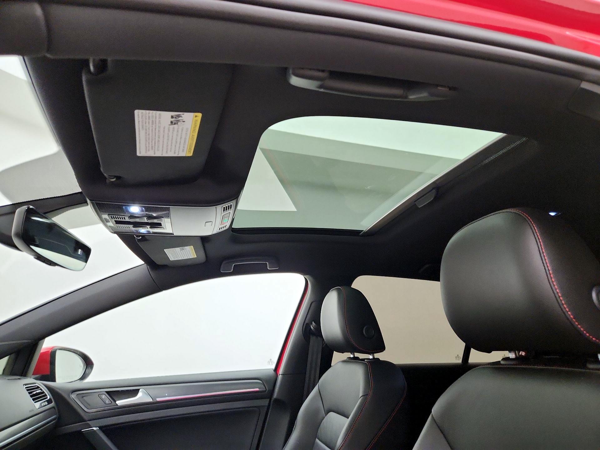Thumbnail: 2020 Volkswagen Golf - 19