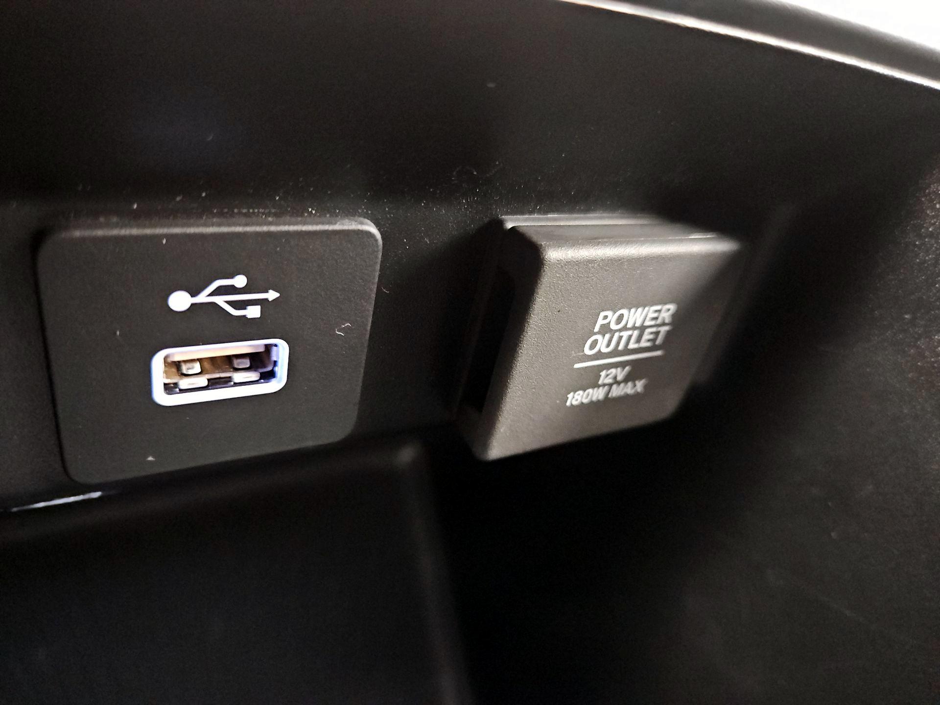 Thumbnail: 2023 Acura MDX - 19