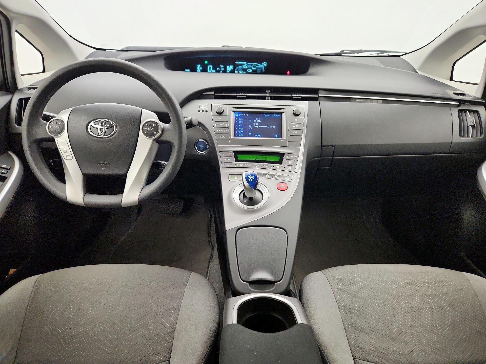 Thumbnail: 2015 Toyota Prius - 9