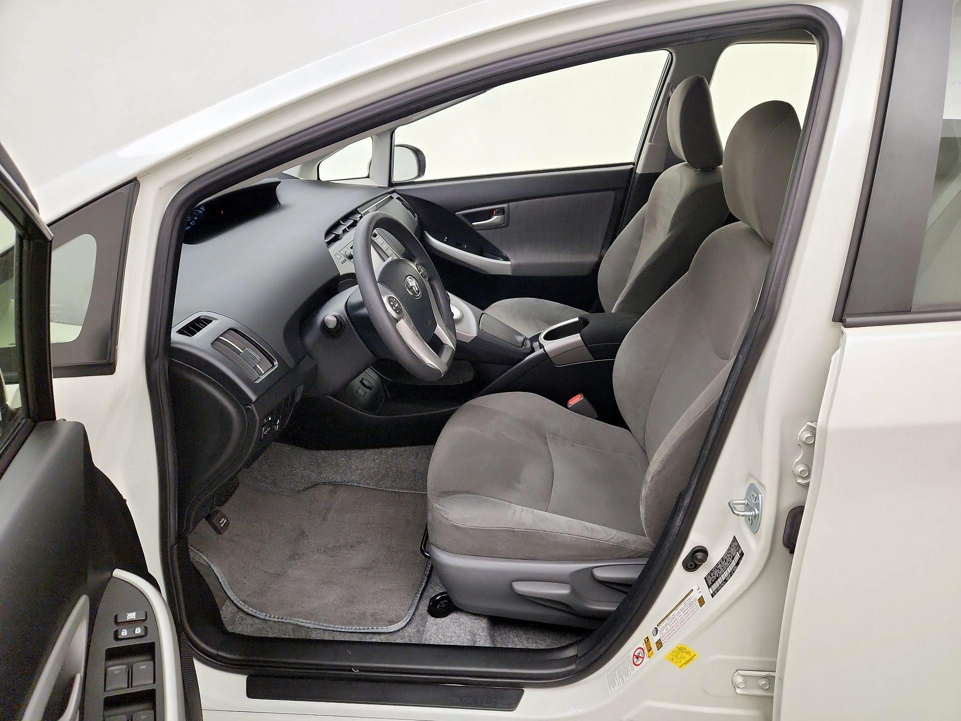 Thumbnail: 2015 Toyota Prius - 11