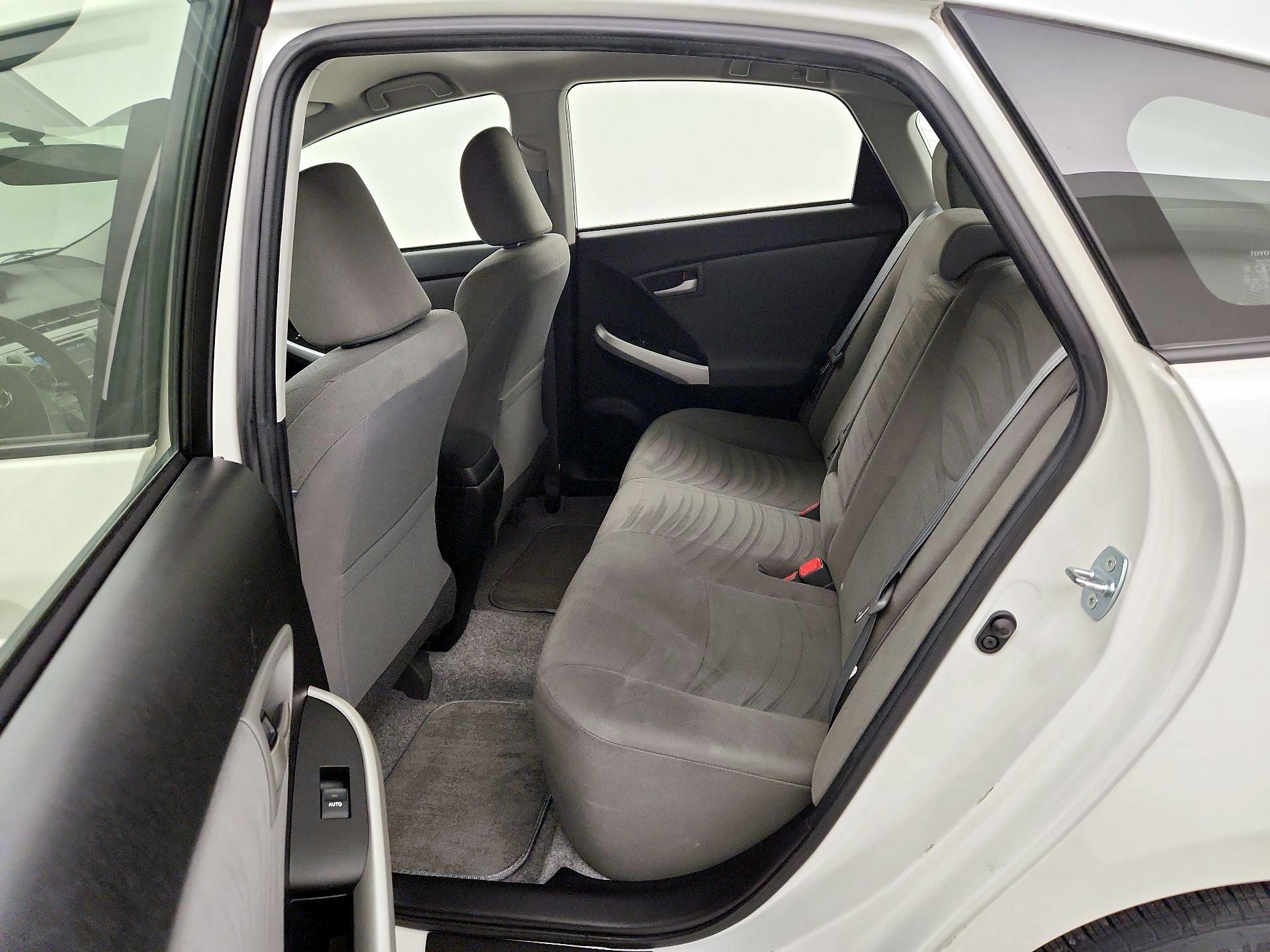 Thumbnail: 2015 Toyota Prius - 19