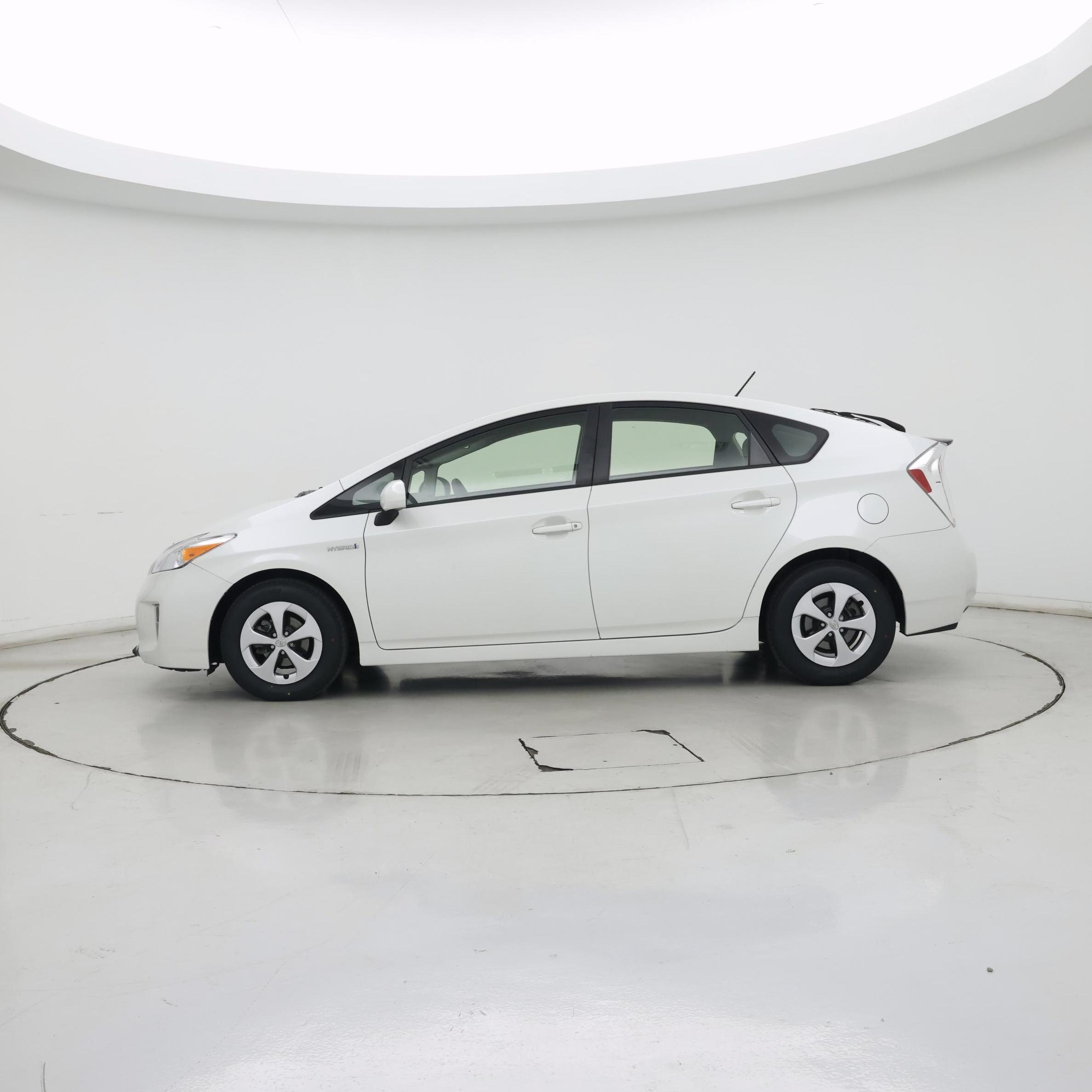 Thumbnail: 2015 Toyota Prius - 3
