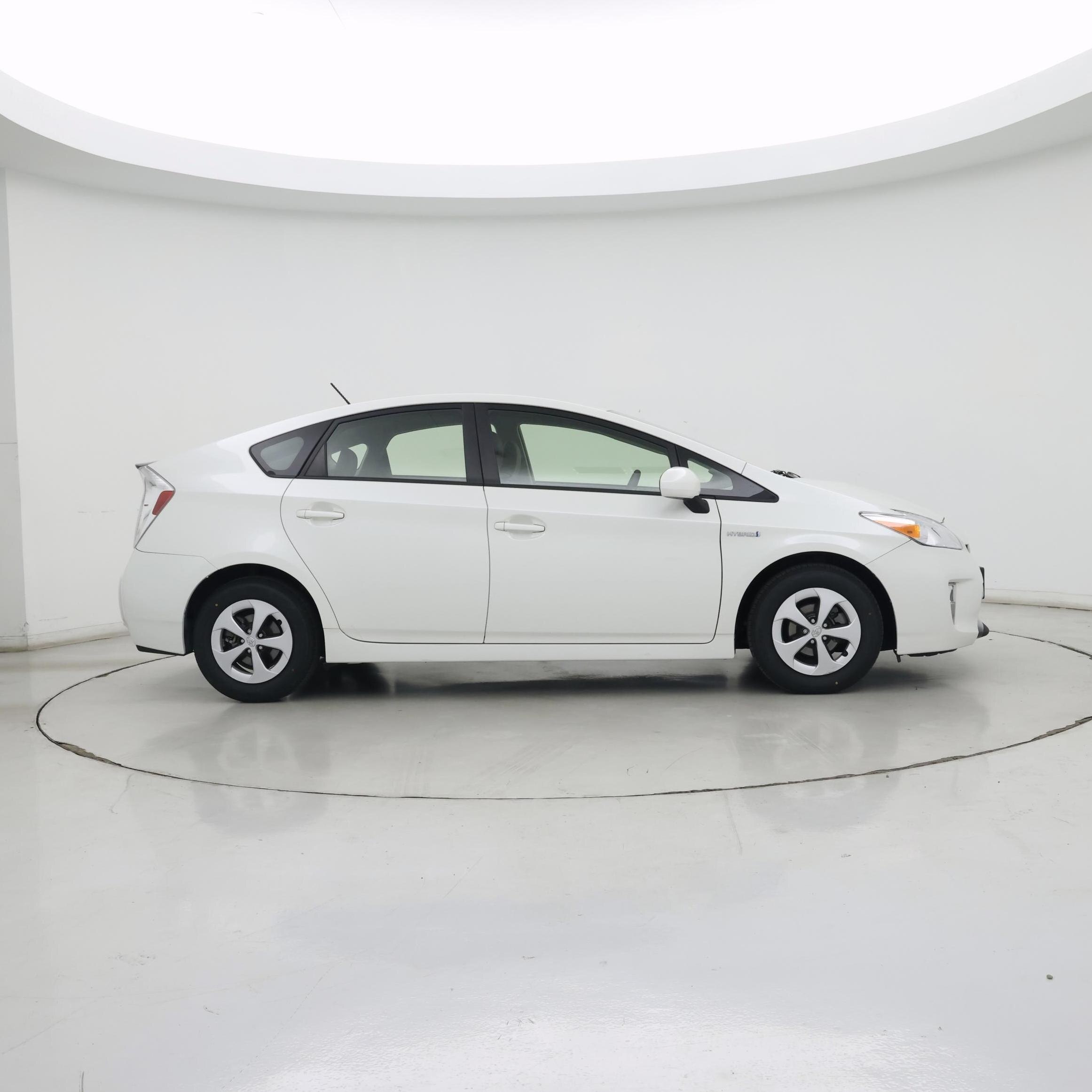 Thumbnail: 2015 Toyota Prius - 7